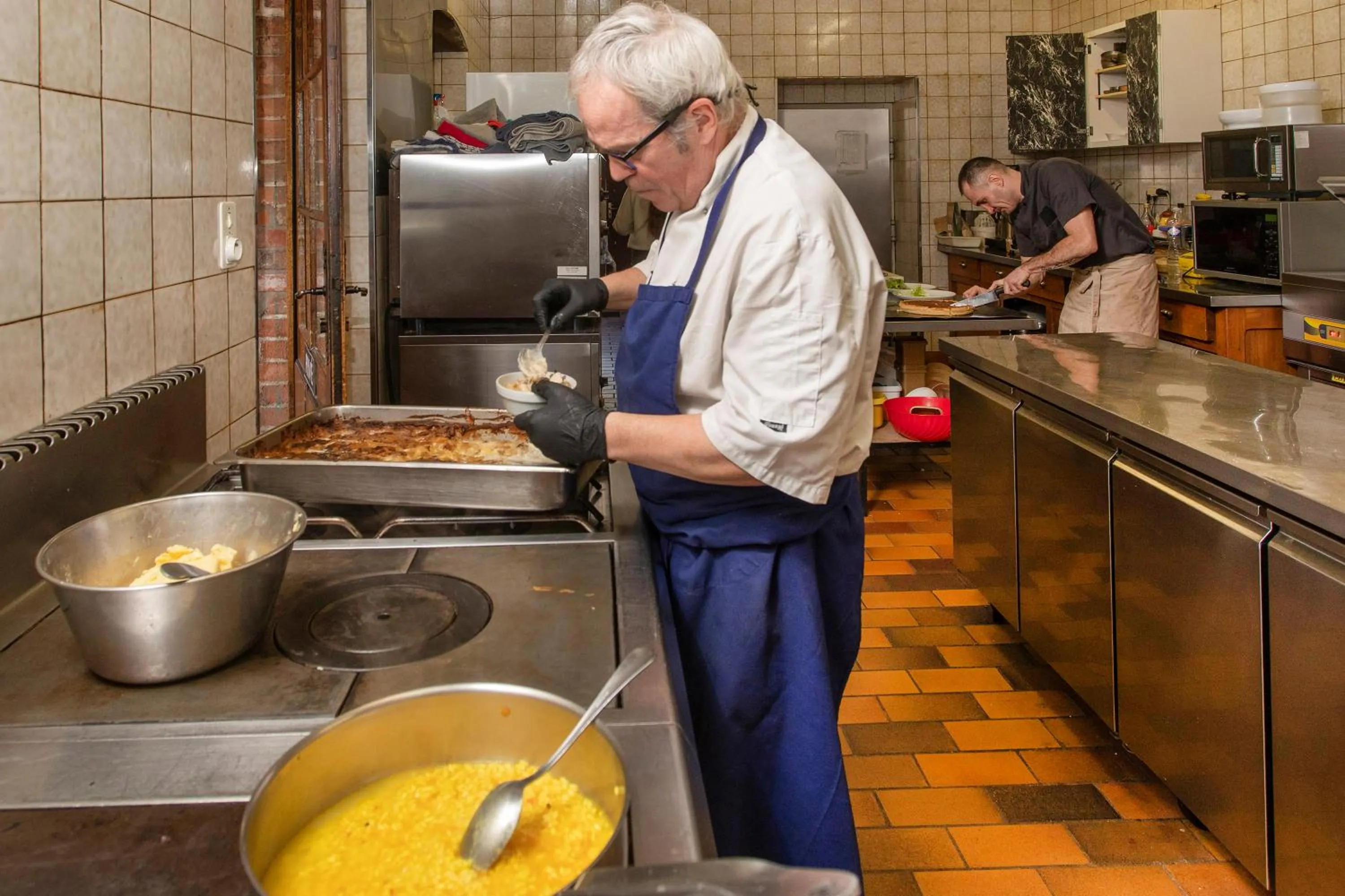 kitchen in Logis Hôtel LE DAHU