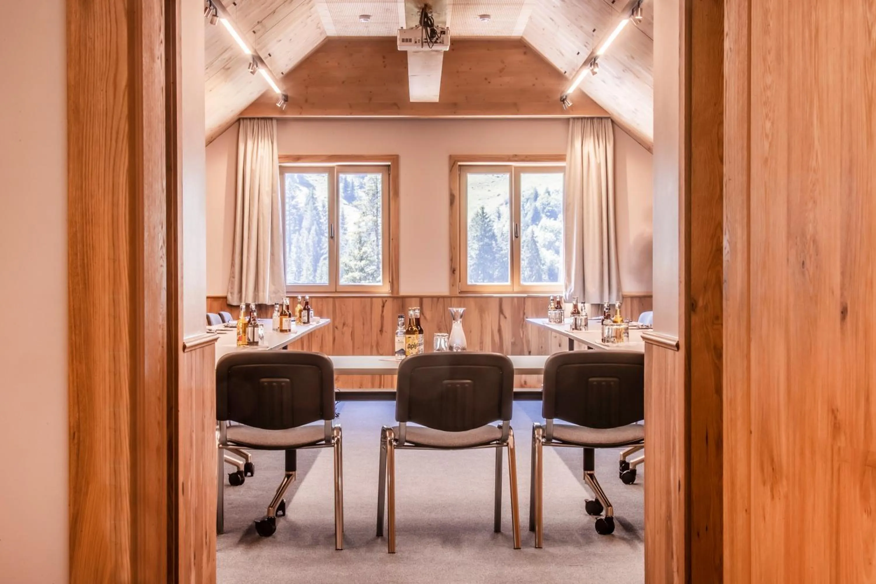 Meeting/conference room in Berghaus Schröcken - Hotel Apartments Spa