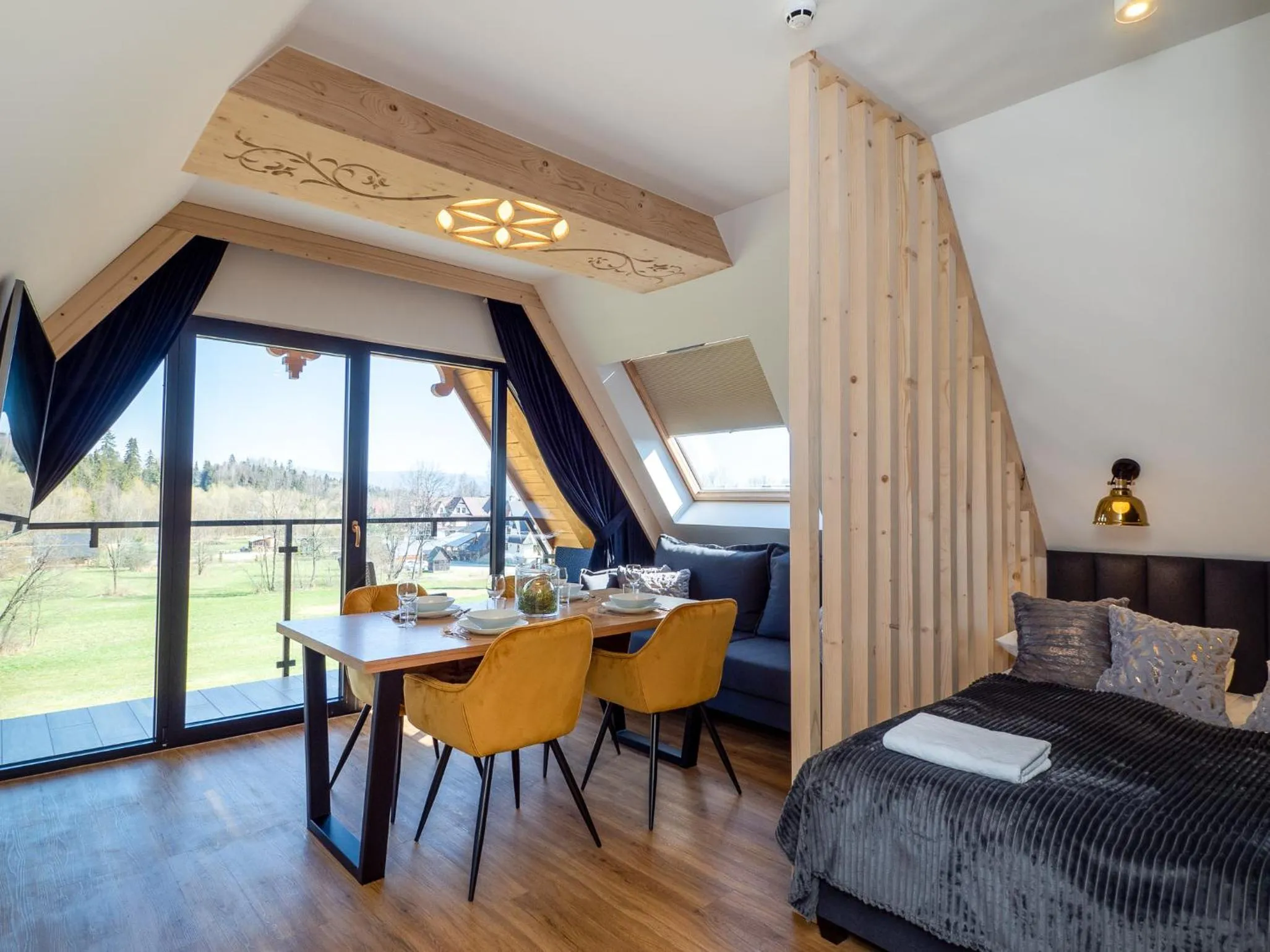 Living room, Bed in Aparthotel Góralski Spa 2