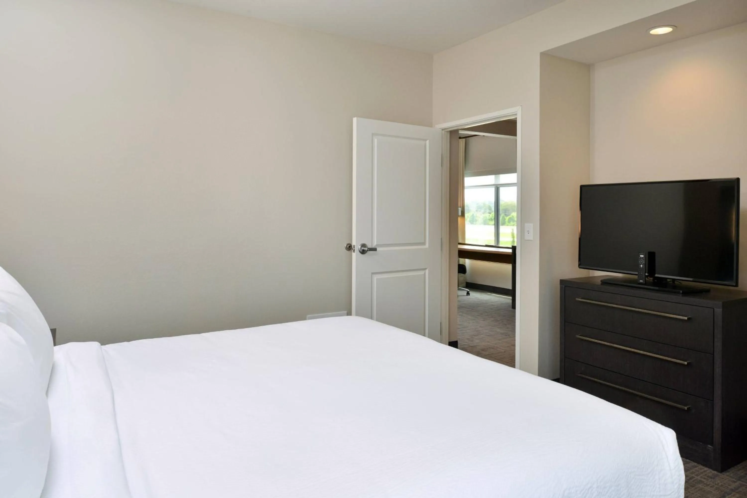 Bedroom, Bed in Residence Inn by Marriott St Louis Chesterfield
