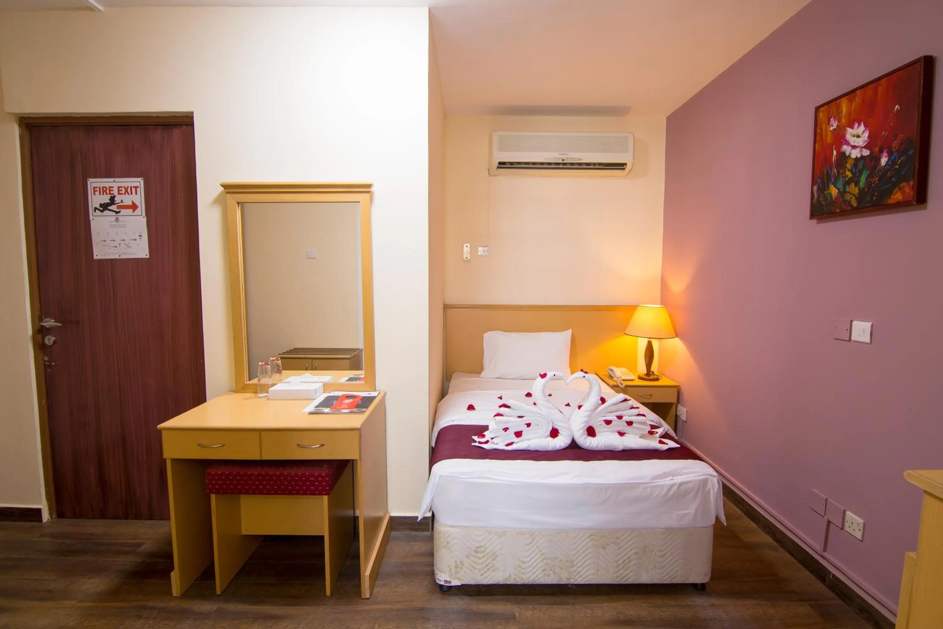 Bedroom, Bed in Mutrah Hotel