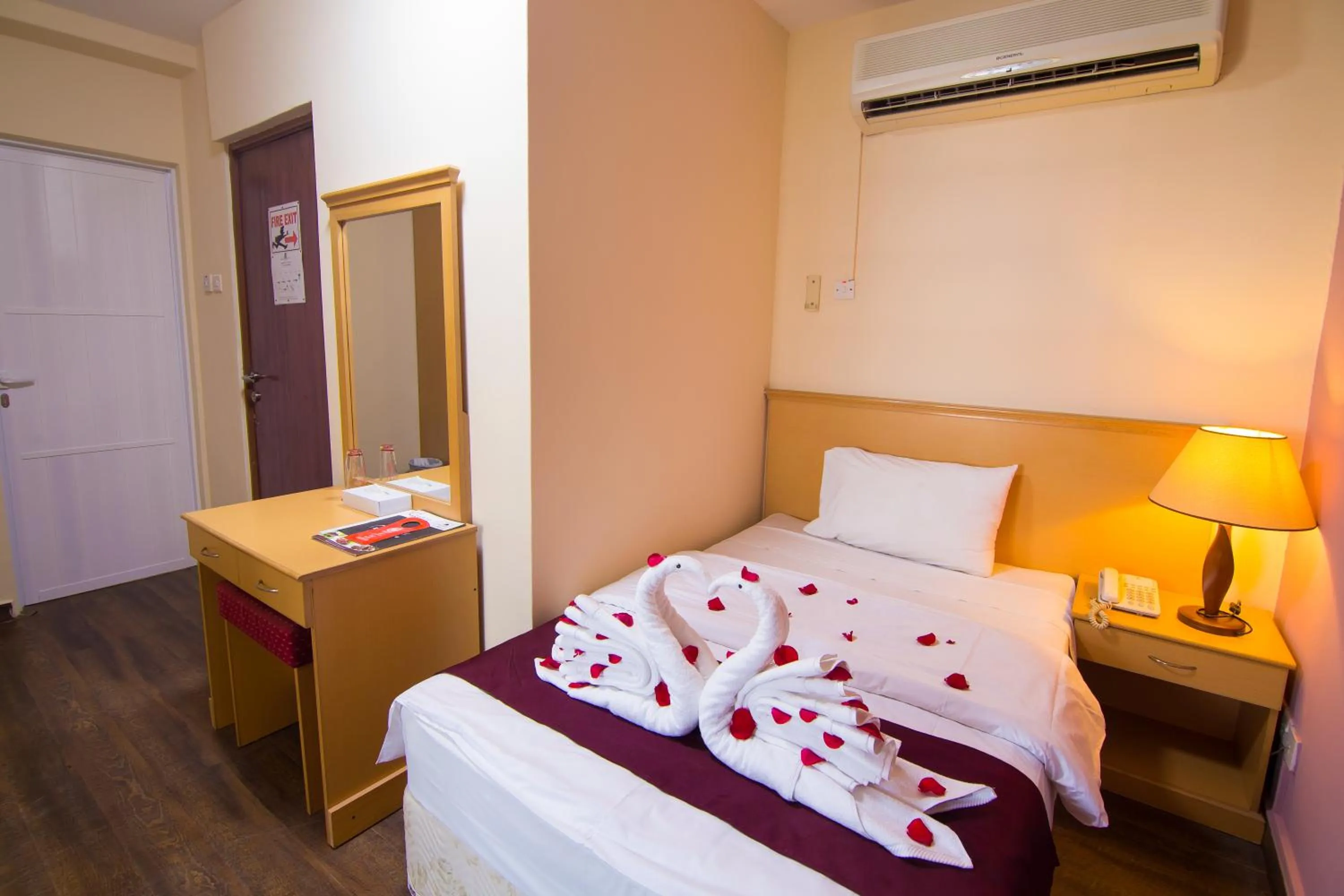 Bedroom, Bed in Mutrah Hotel