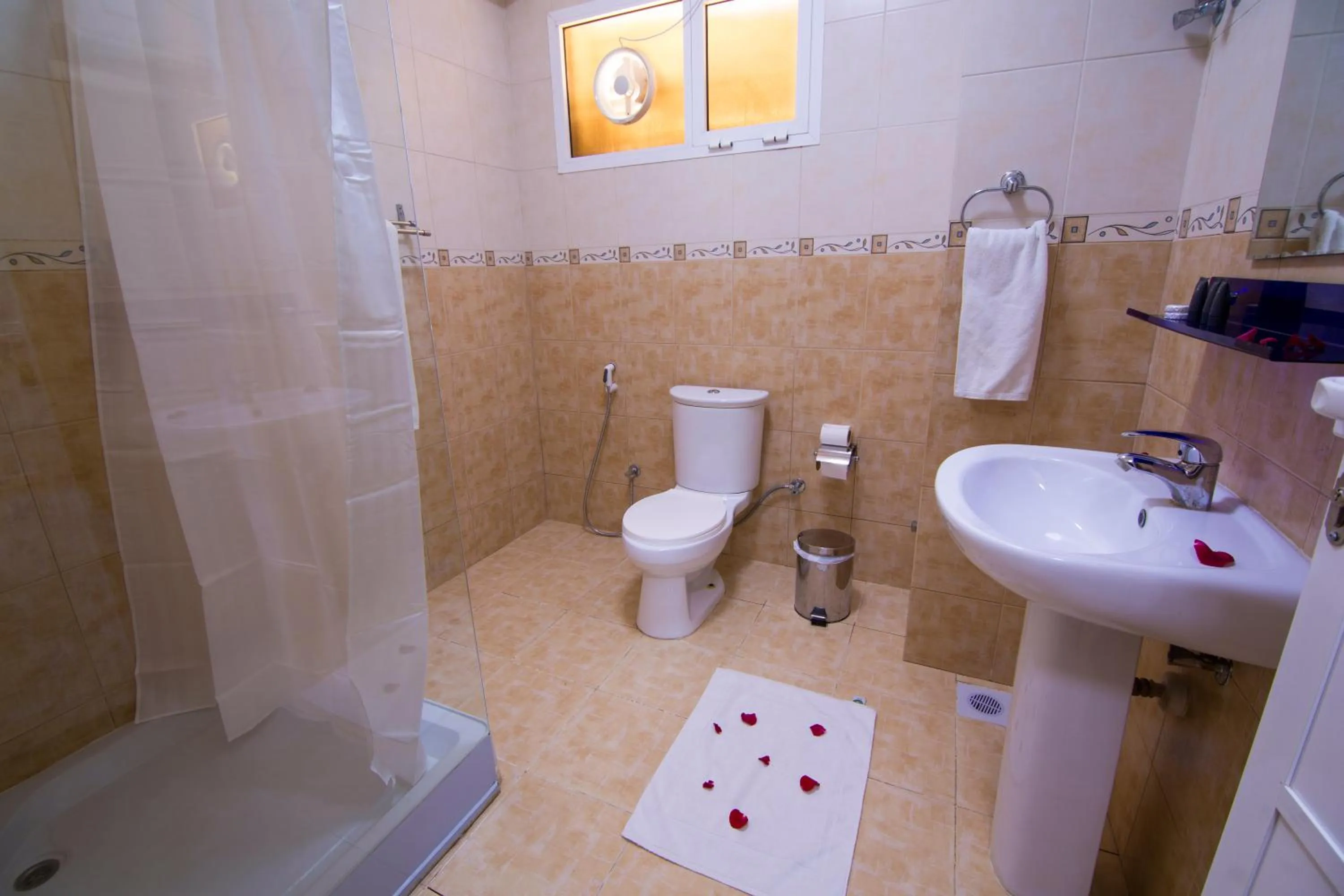 Bathroom in Mutrah Hotel