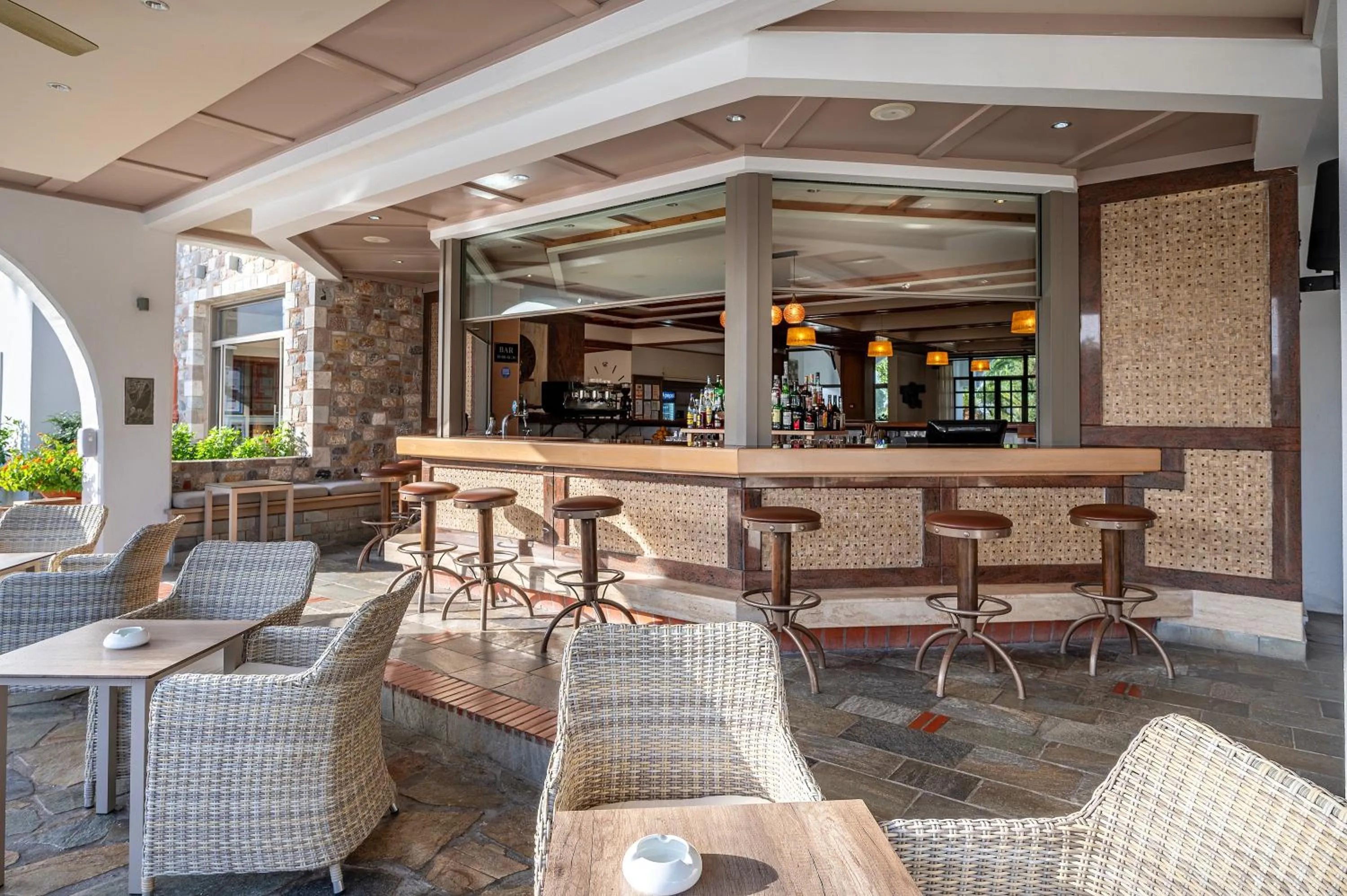 Restaurant/places to eat in Palladium hotel