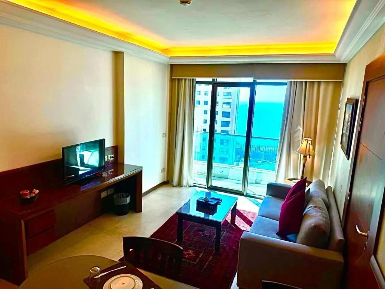 Living room in King Suites Hotel
