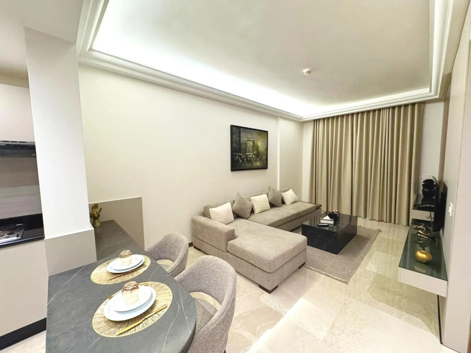 Living room in King Suites Hotel