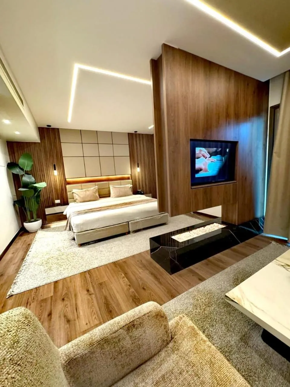 Bed in King Suites Hotel