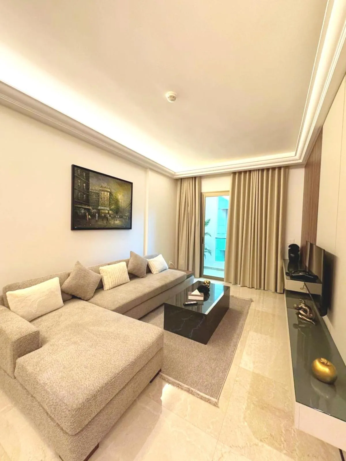 Living room in King Suites Hotel