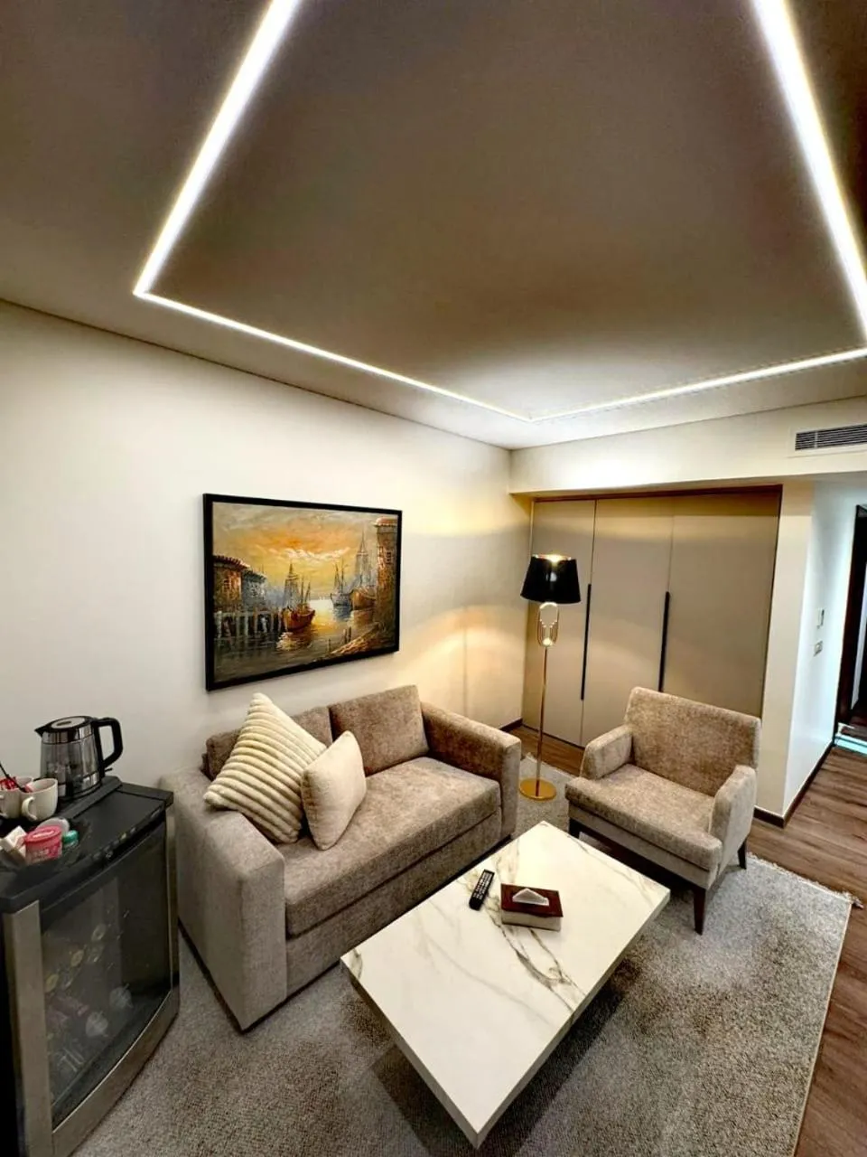 Living room in King Suites Hotel