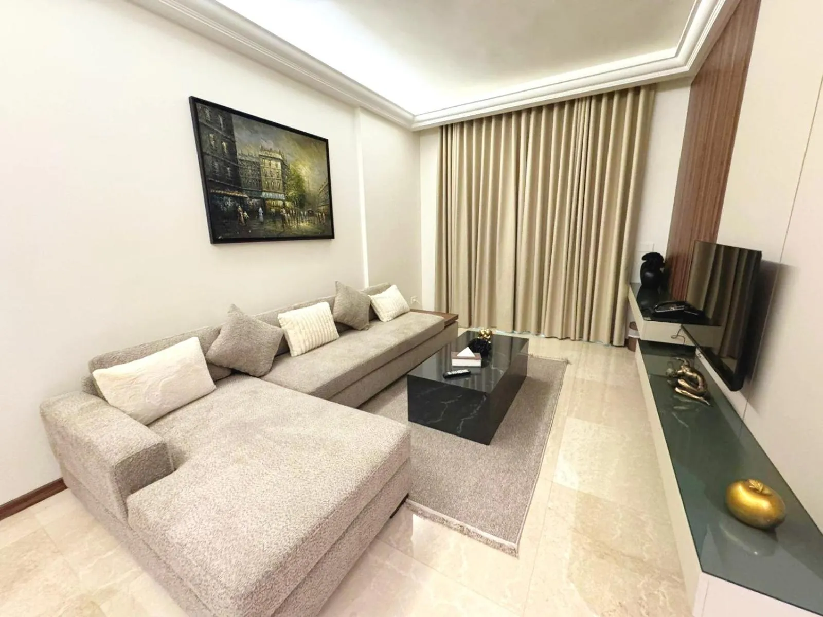 Living room in King Suites Hotel