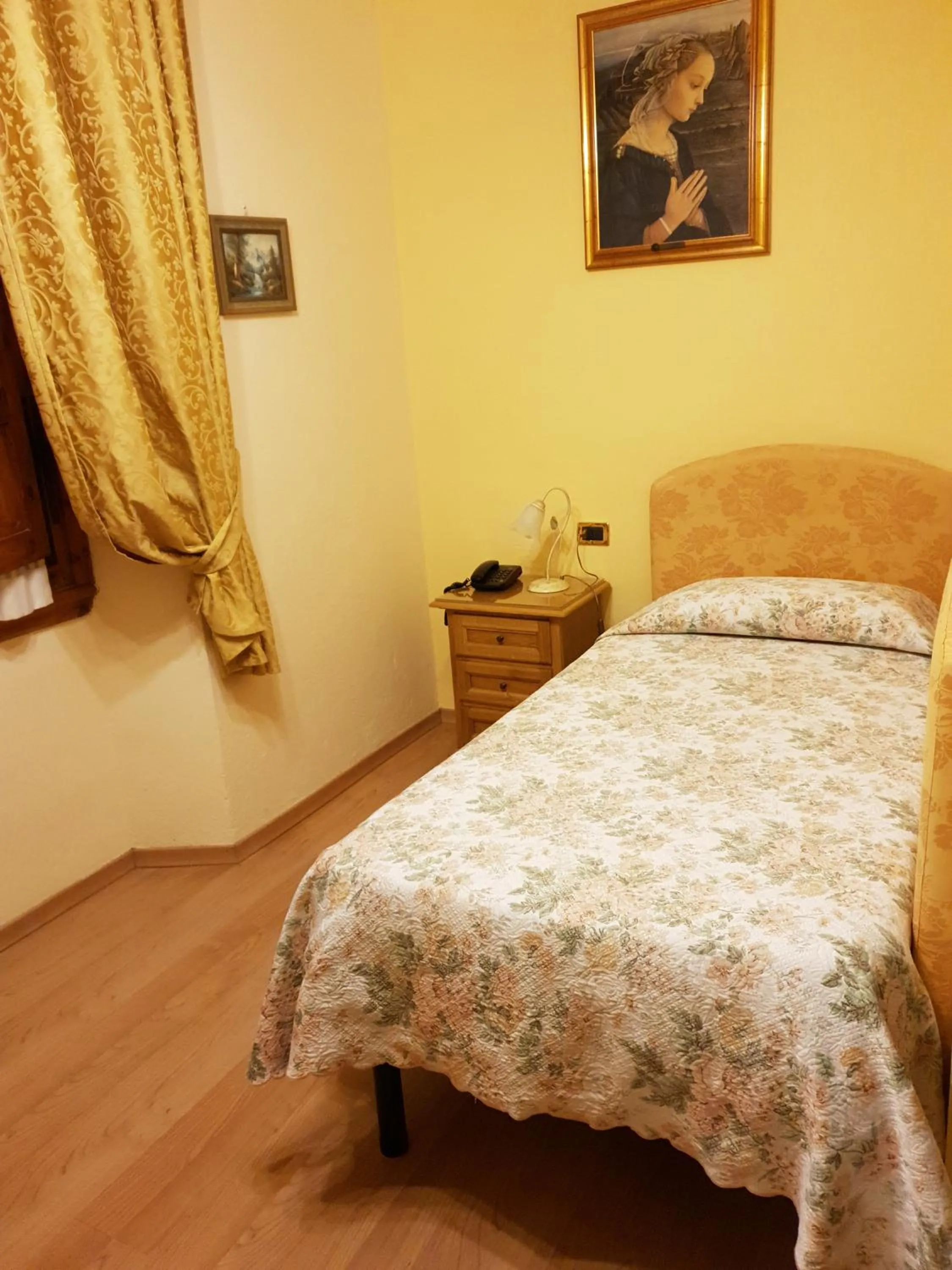 Bed in Hotel La Rosa