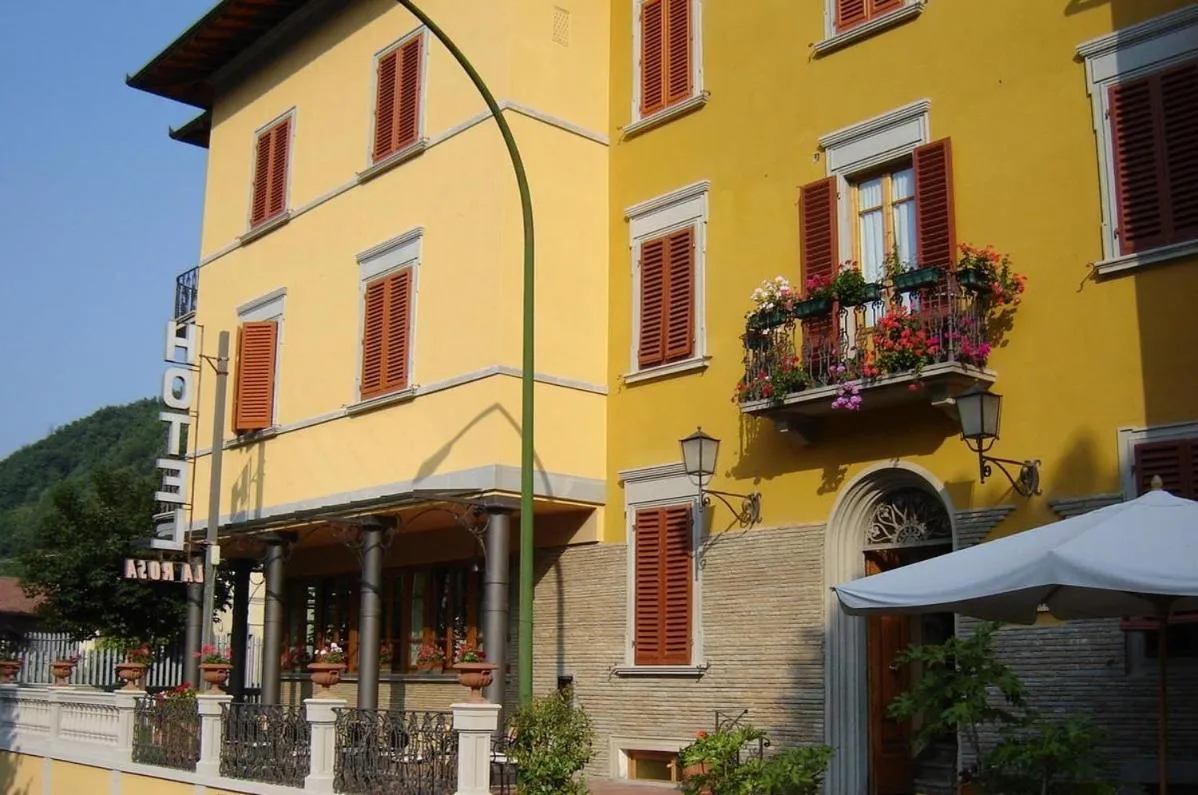 Property building in Hotel La Rosa