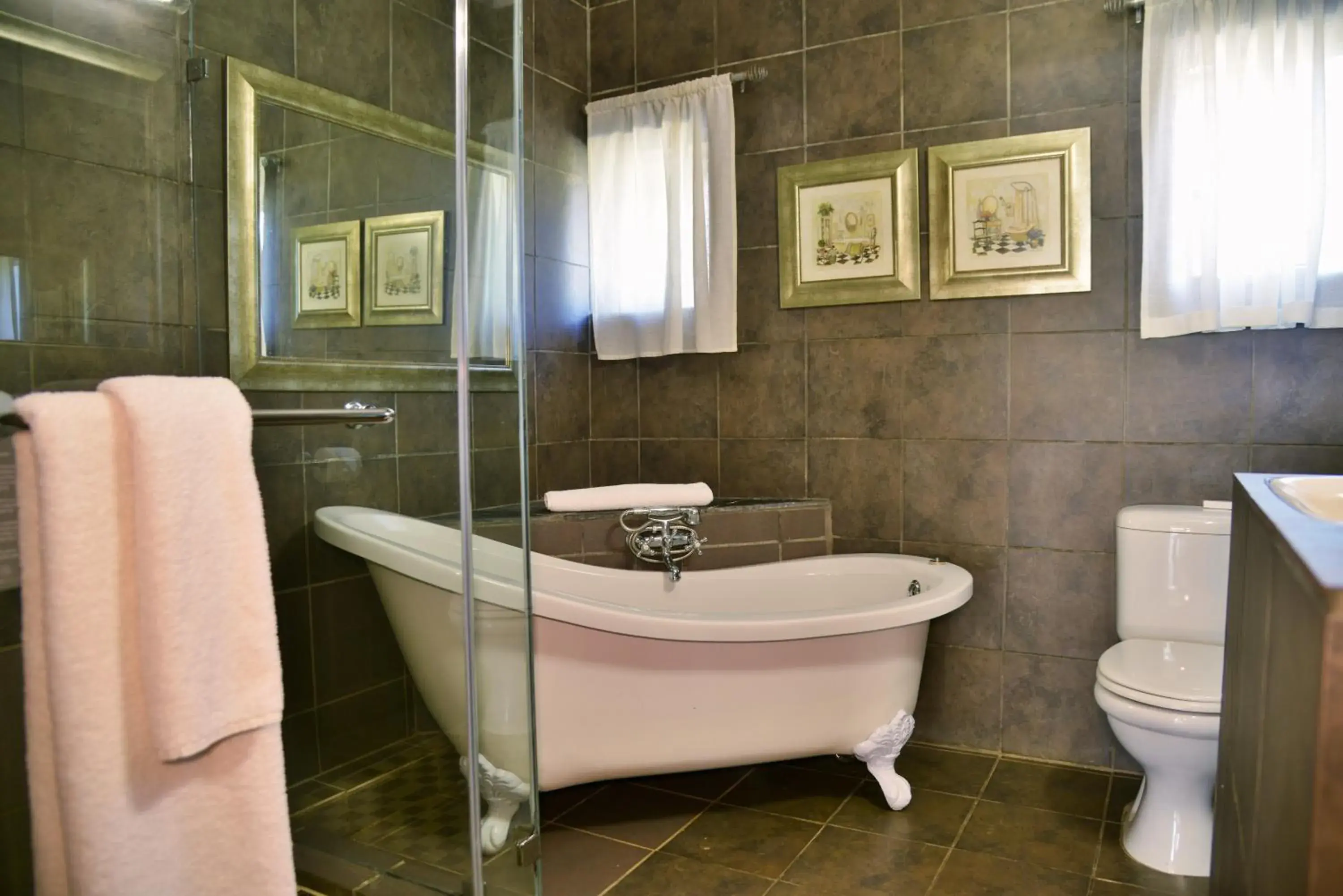 Deluxe King Room in ANEW Resort Ingeli Forest Kokstad Deluxe King Room in ANEW Resort Ingeli Forest Kokstad