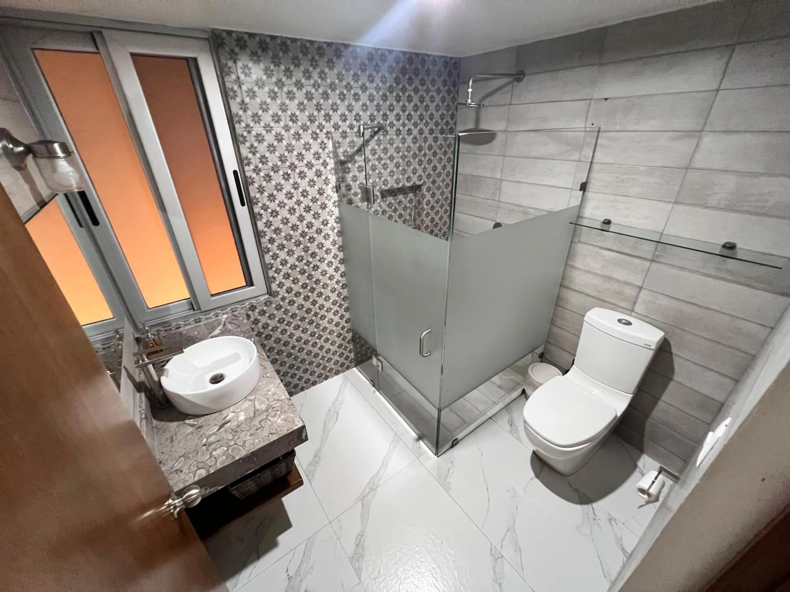 Shower in Hosteleria Casa Margarita