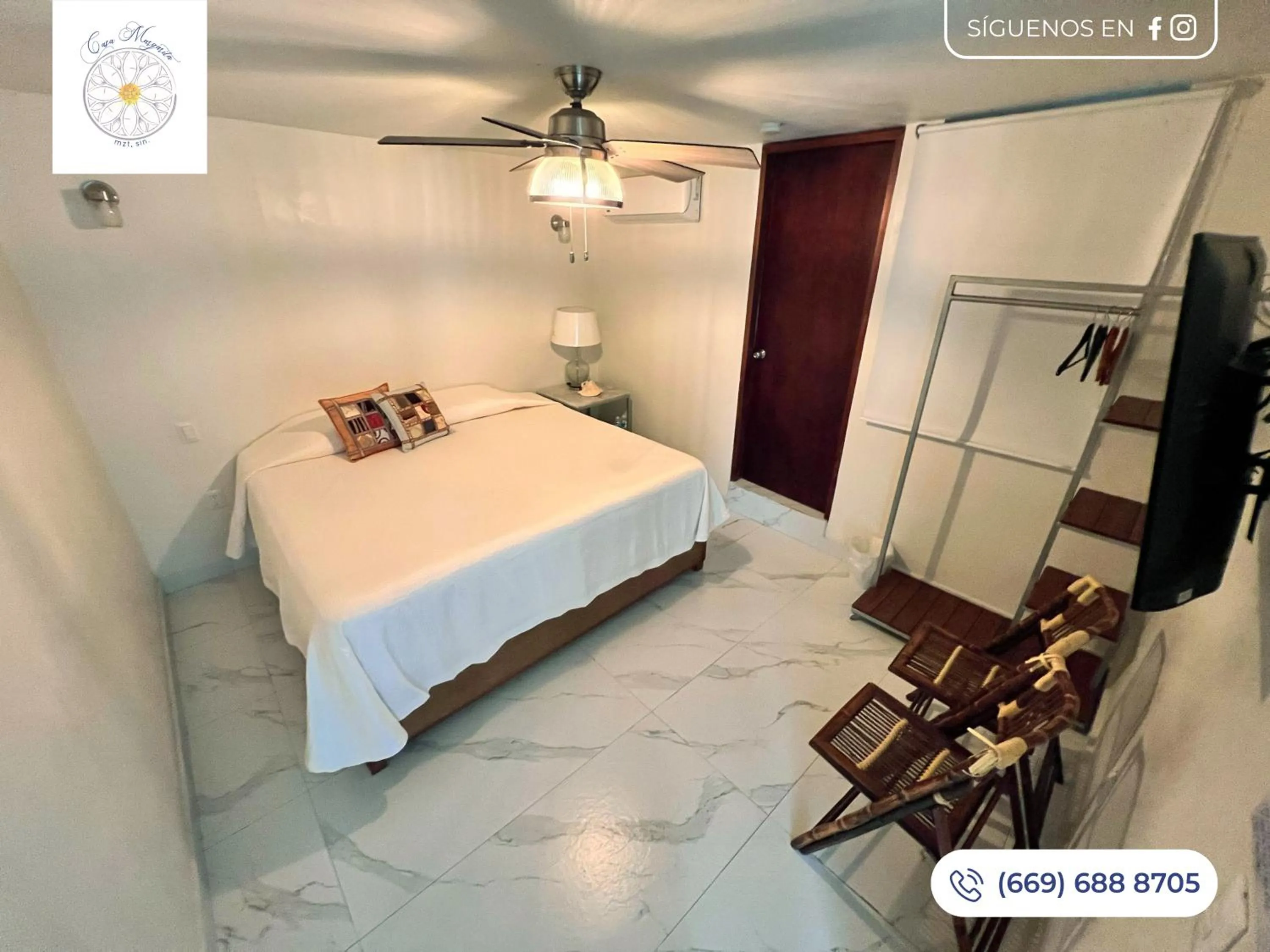 Shower, Bed in Hosteleria Casa Margarita