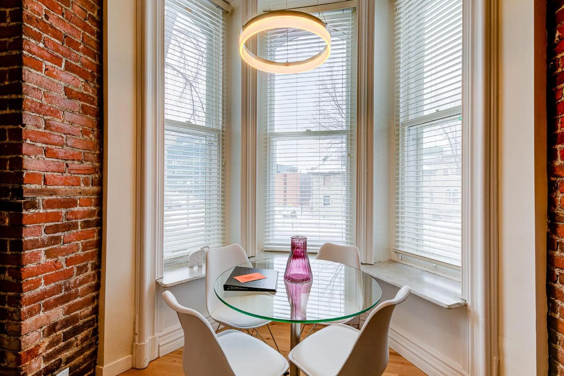 Dining area in Le 555 Grande allée
