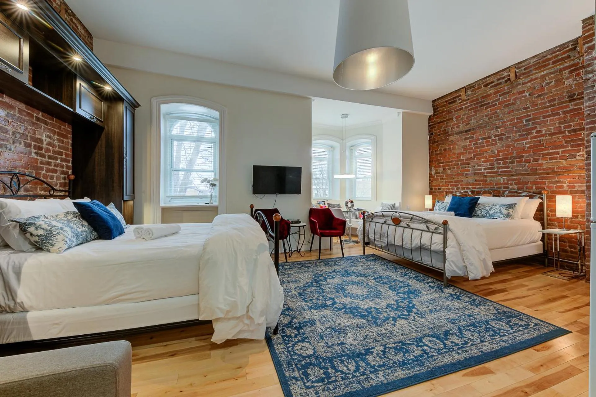 Photo of the whole room, Bed in Le 555 Grande allée