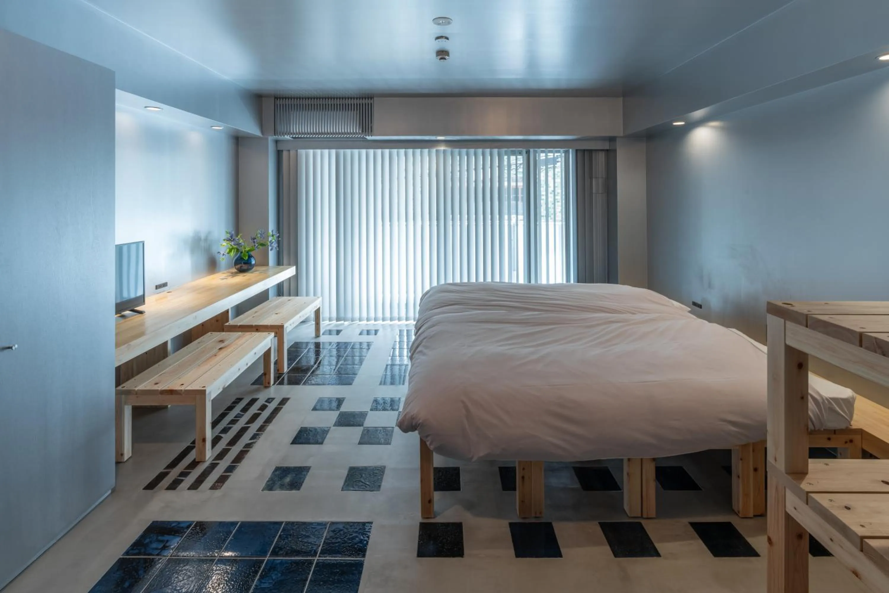 Bed in Seven Stories