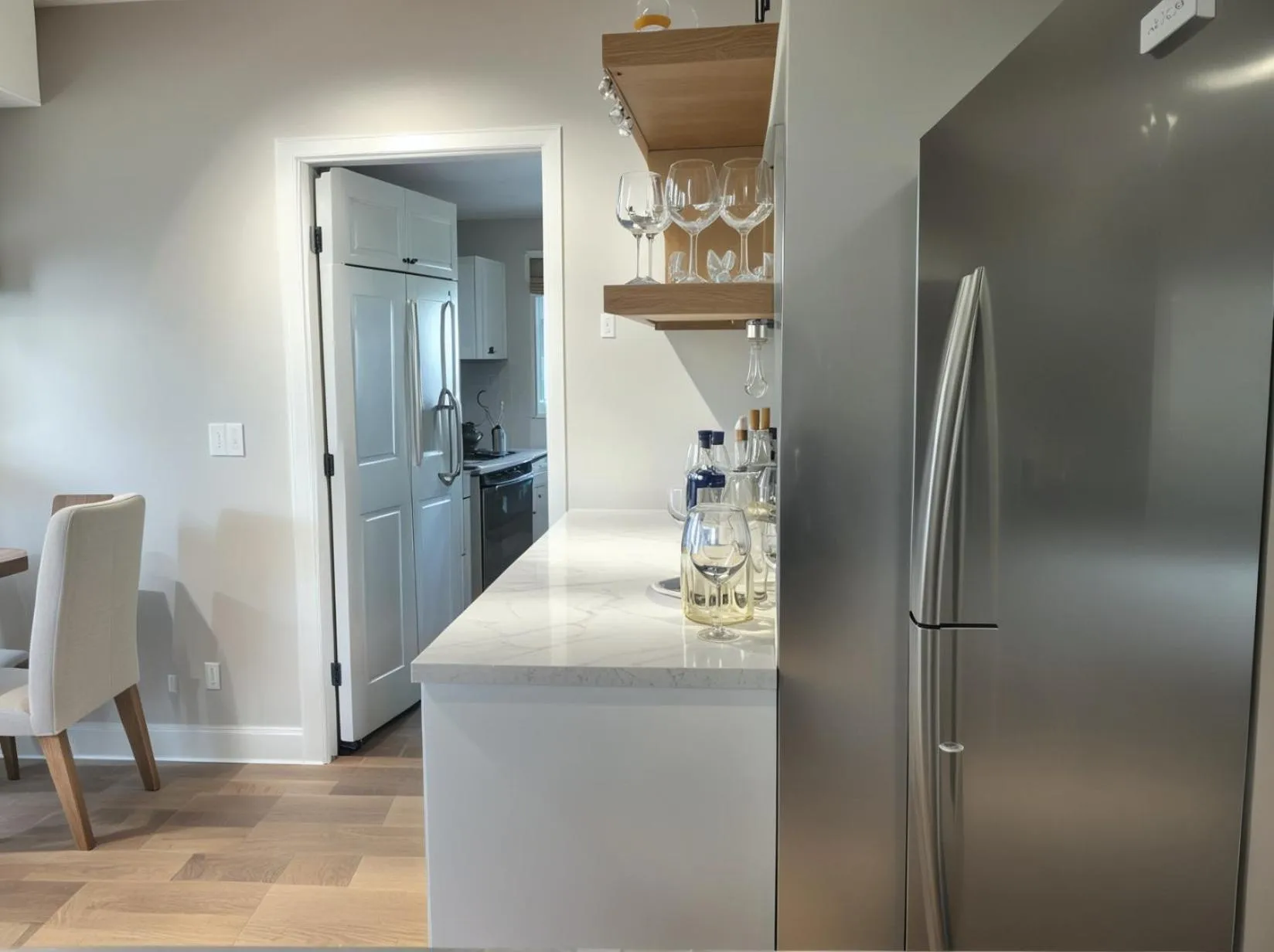 Kitchen or kitchenette in Hollywood Homes minutes to everything SPACIOUS AND FREE PARKING