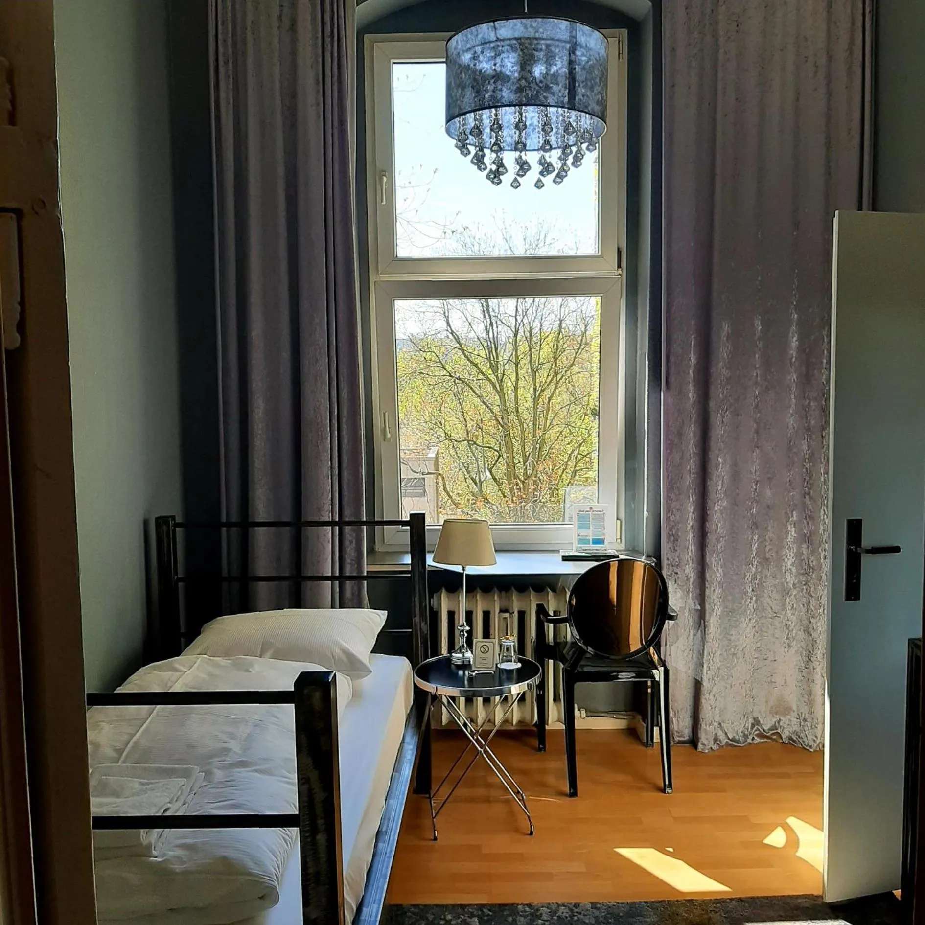 Bed in ArtHotel Connection