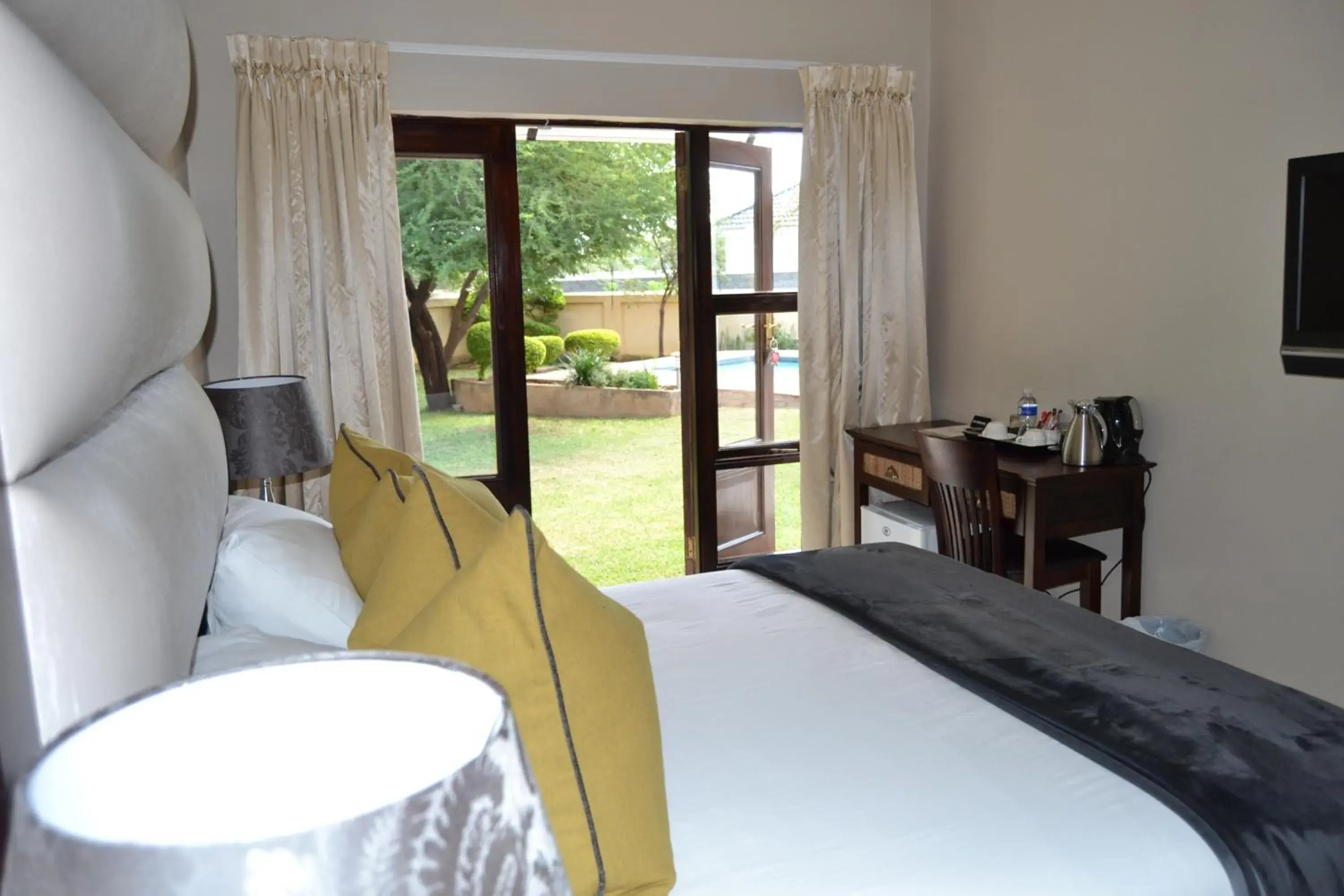 Luxury Double Room in The Capital Guest House Luxury Double Room in The Capital Guest House