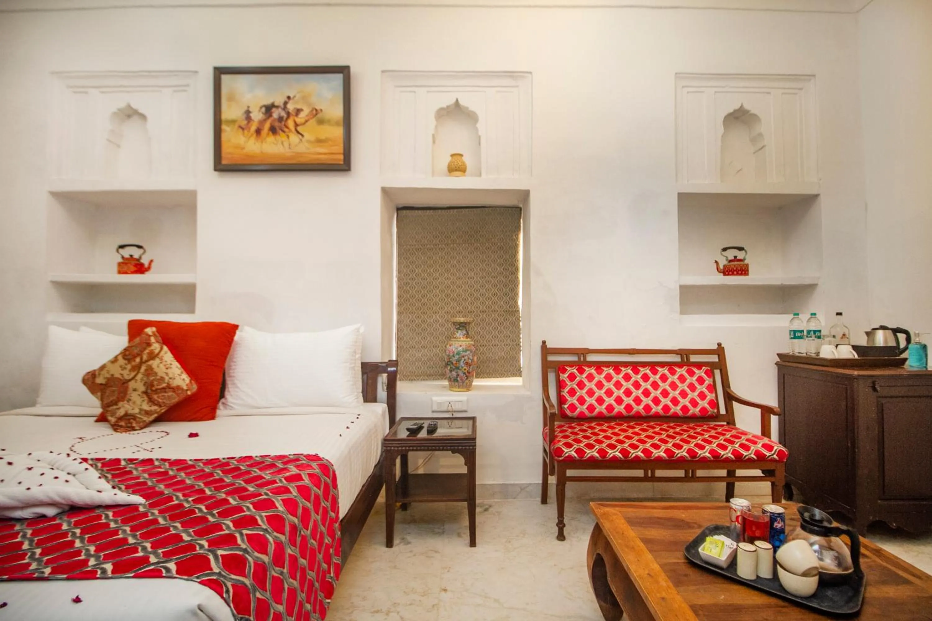 Bedroom, Bed in Amritara Chandra Mahal Haveli, Bharatpur