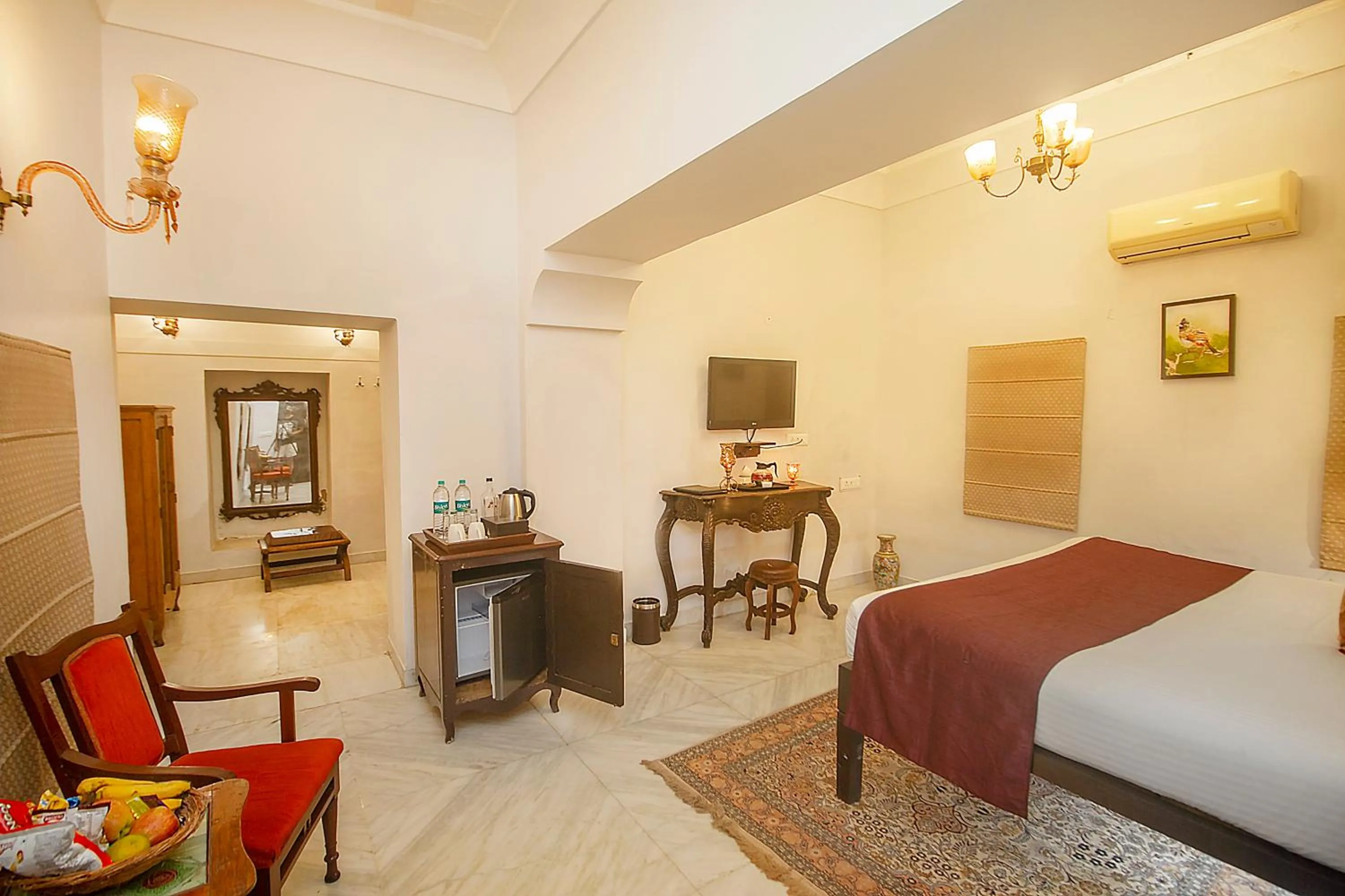 Patio, Bed in Amritara Chandra Mahal Haveli, Bharatpur