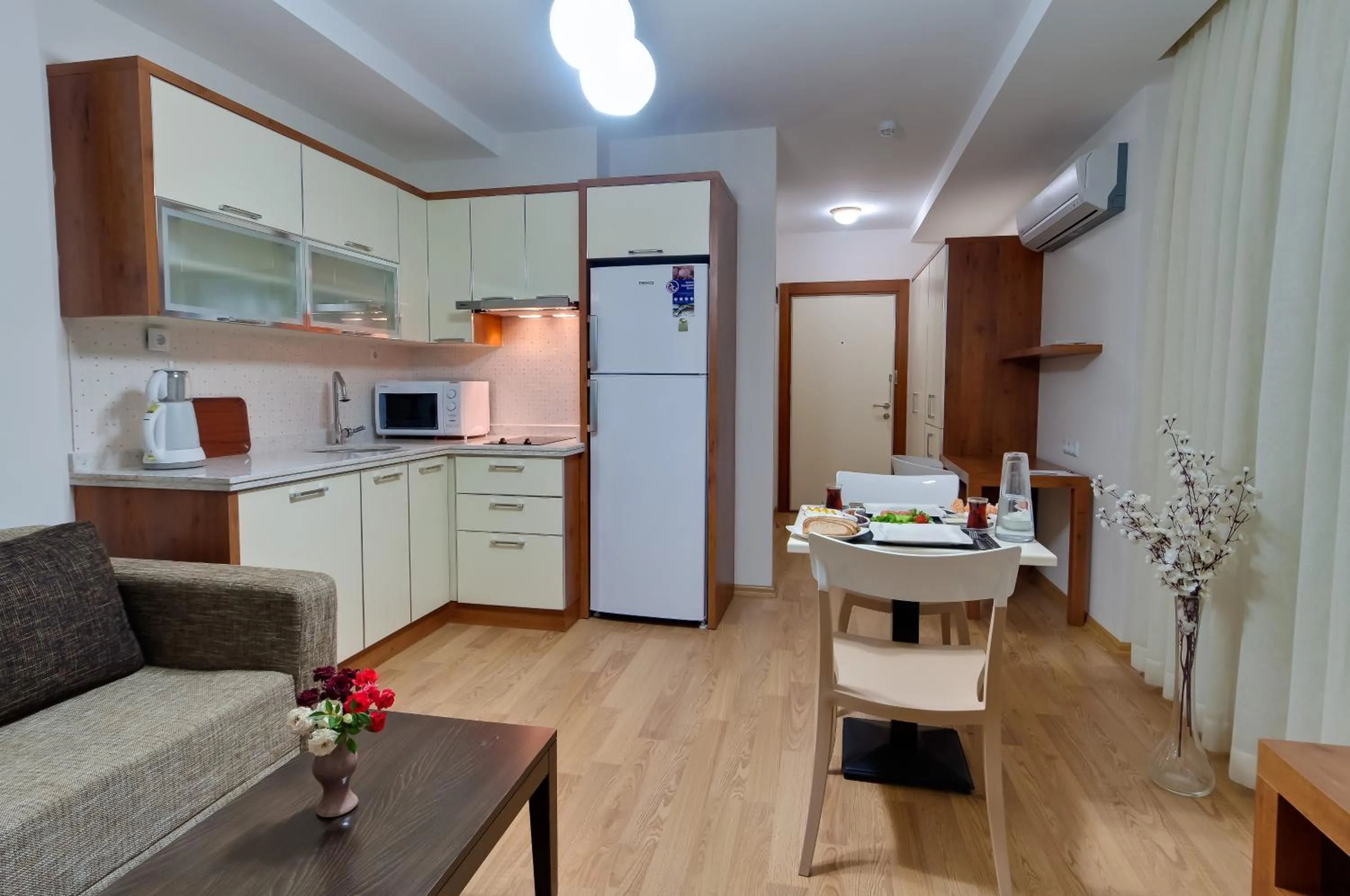 Kitchen or kitchenette in Upart Home