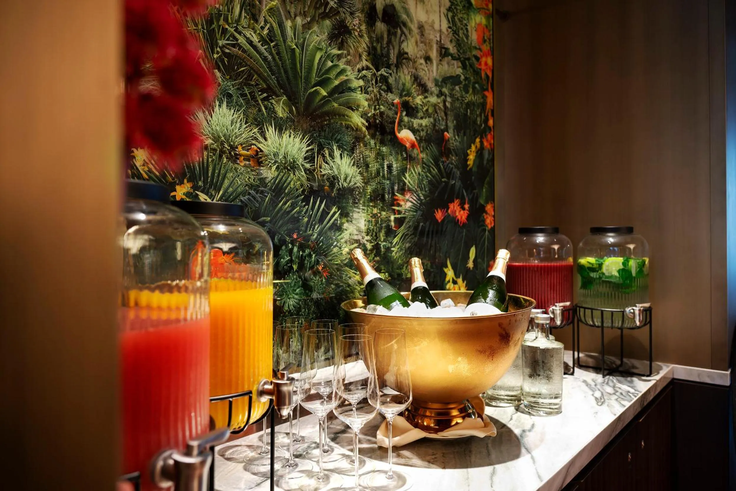 Restaurant/places to eat in Conrad Hamburg