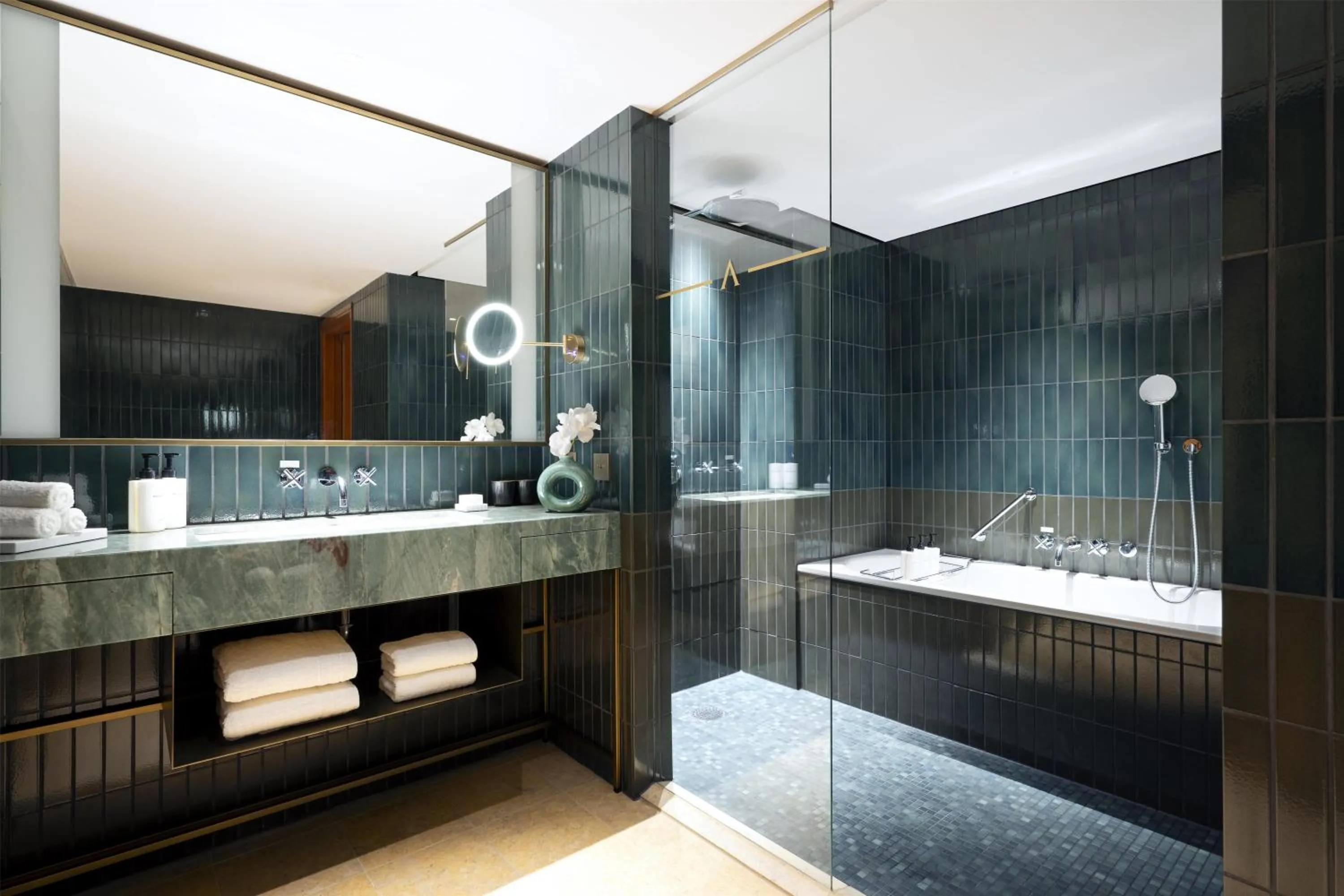 Bathroom in Conrad Hamburg