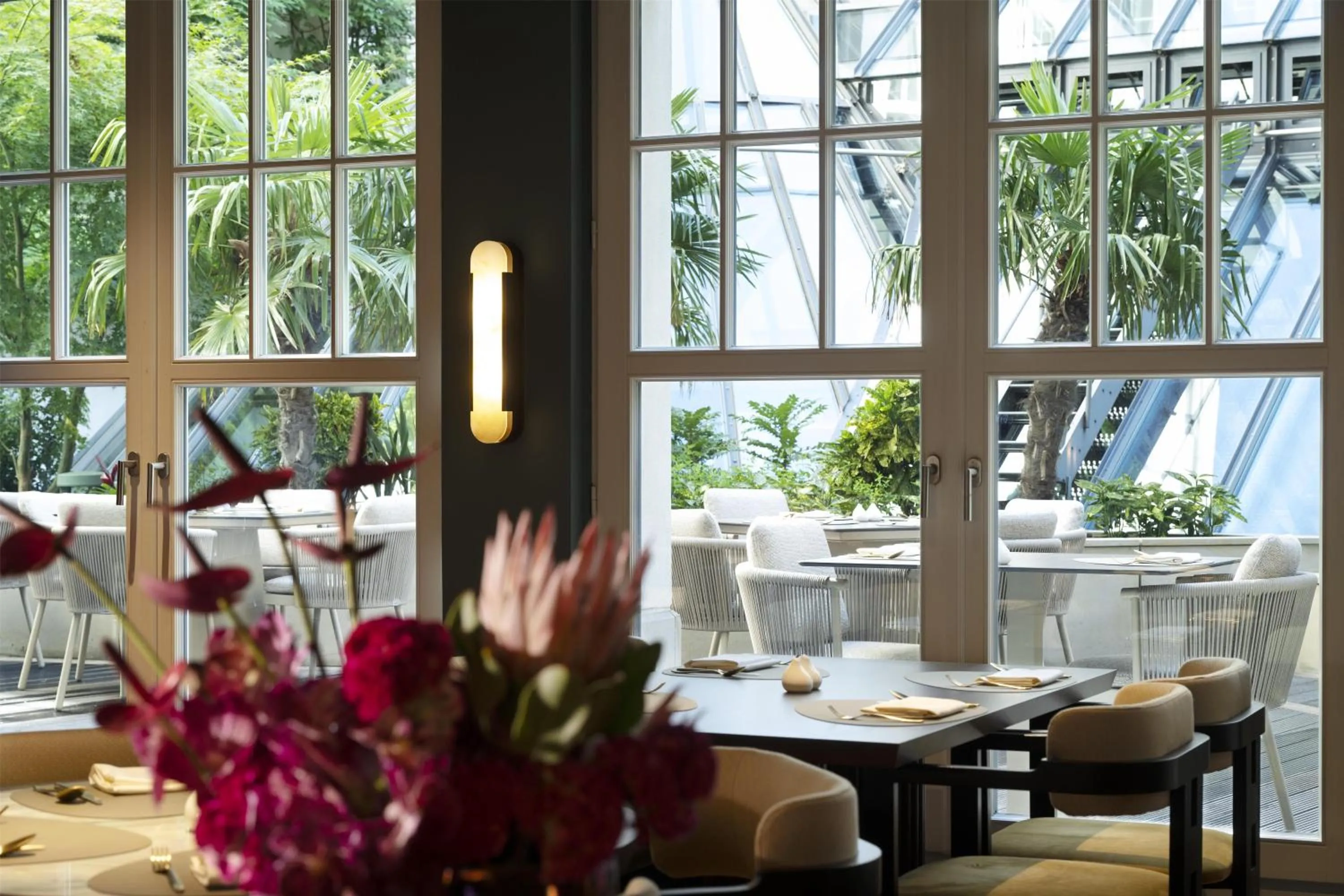 Restaurant/places to eat in Conrad Hamburg