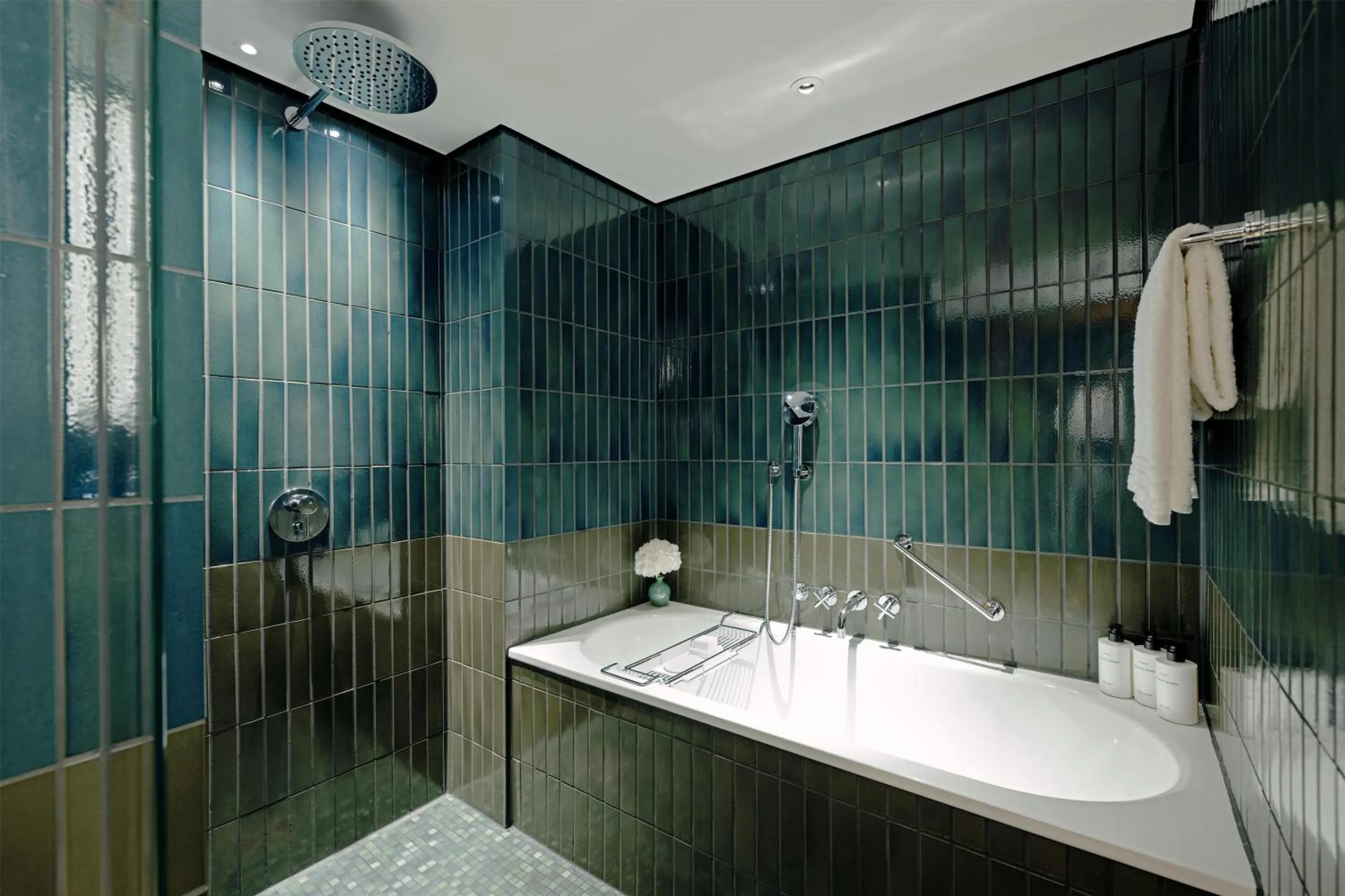 Bathroom in Conrad Hamburg