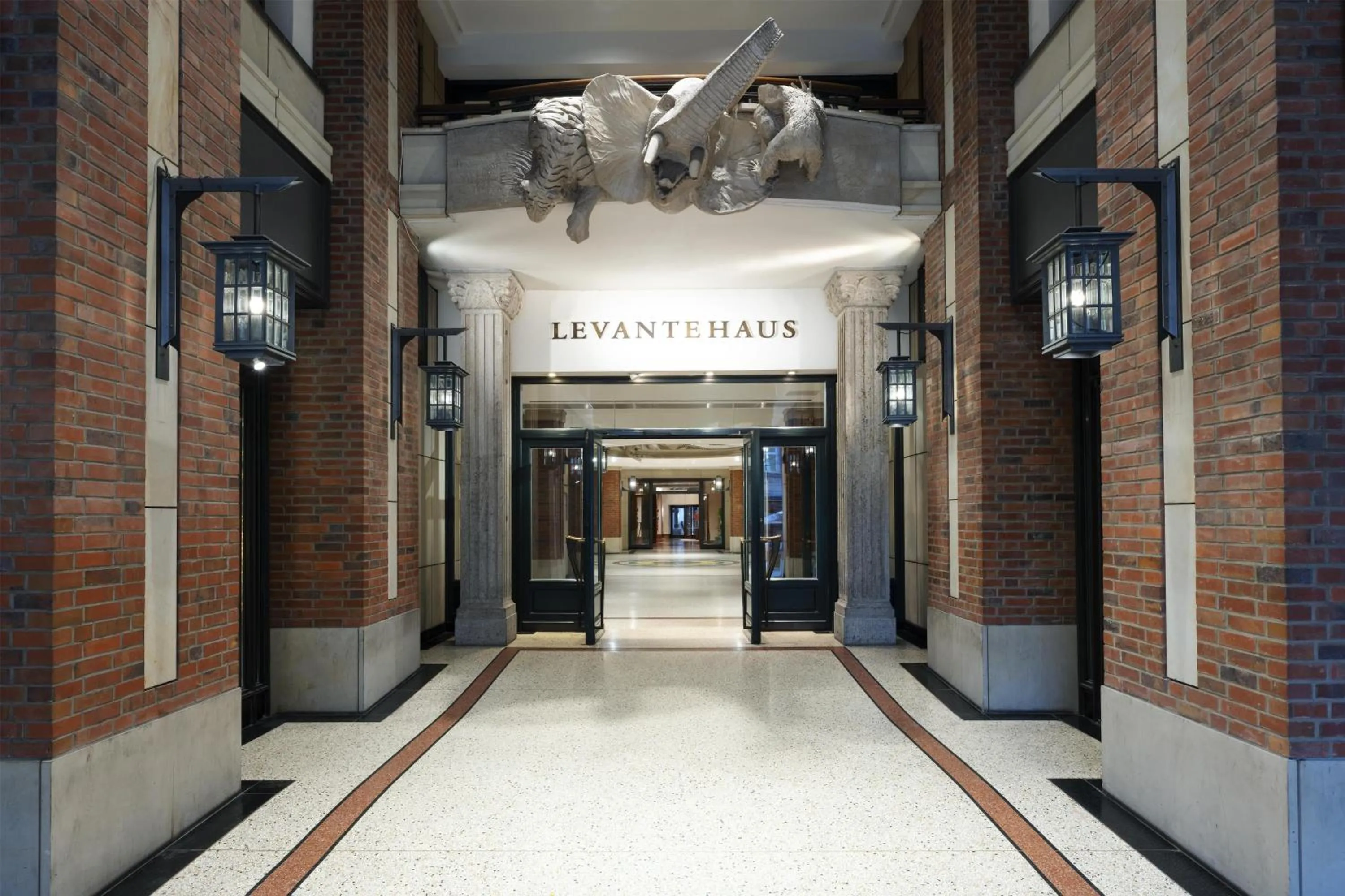 Restaurant/places to eat in Conrad Hamburg