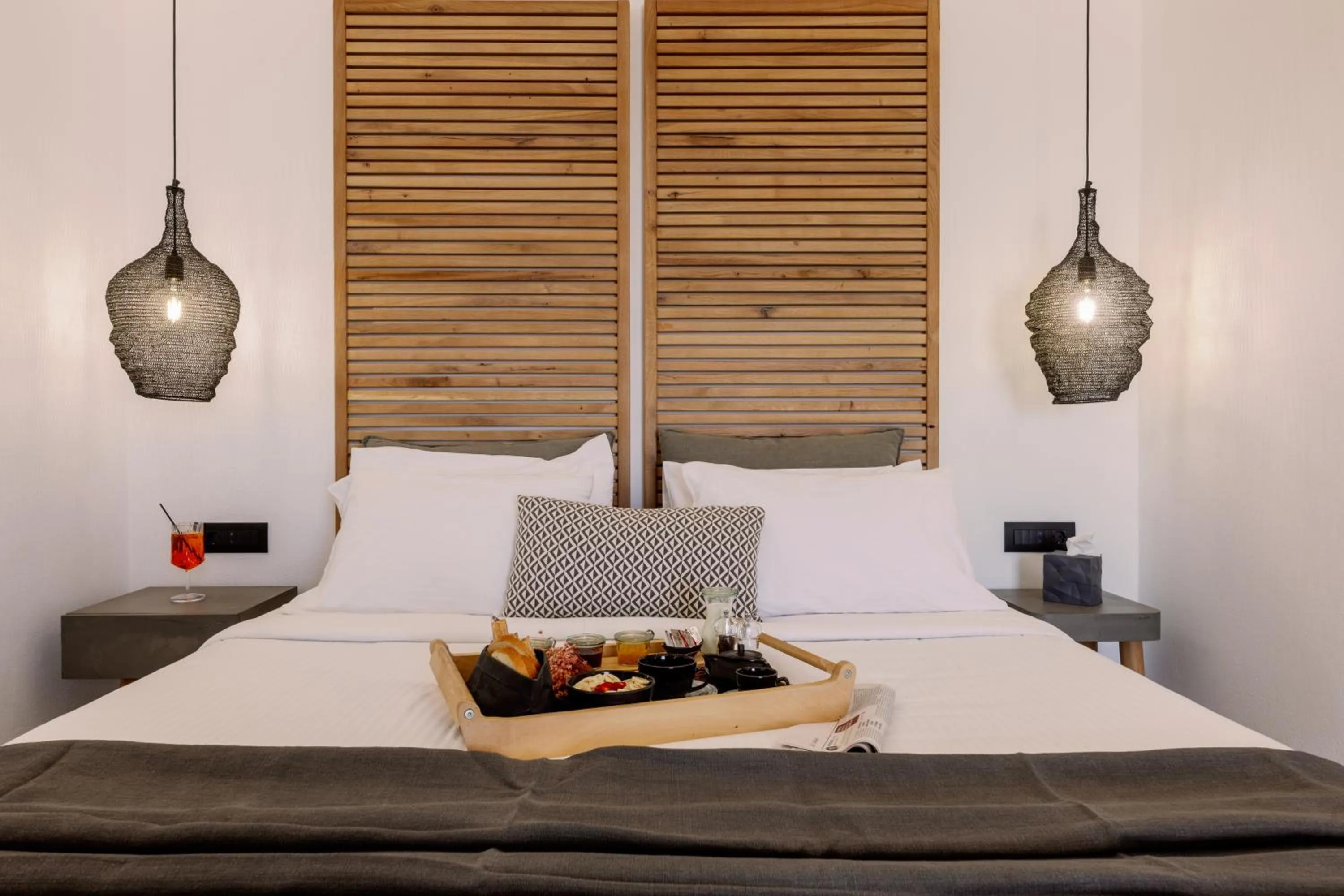 Breakfast, Bed in Naxian Secret