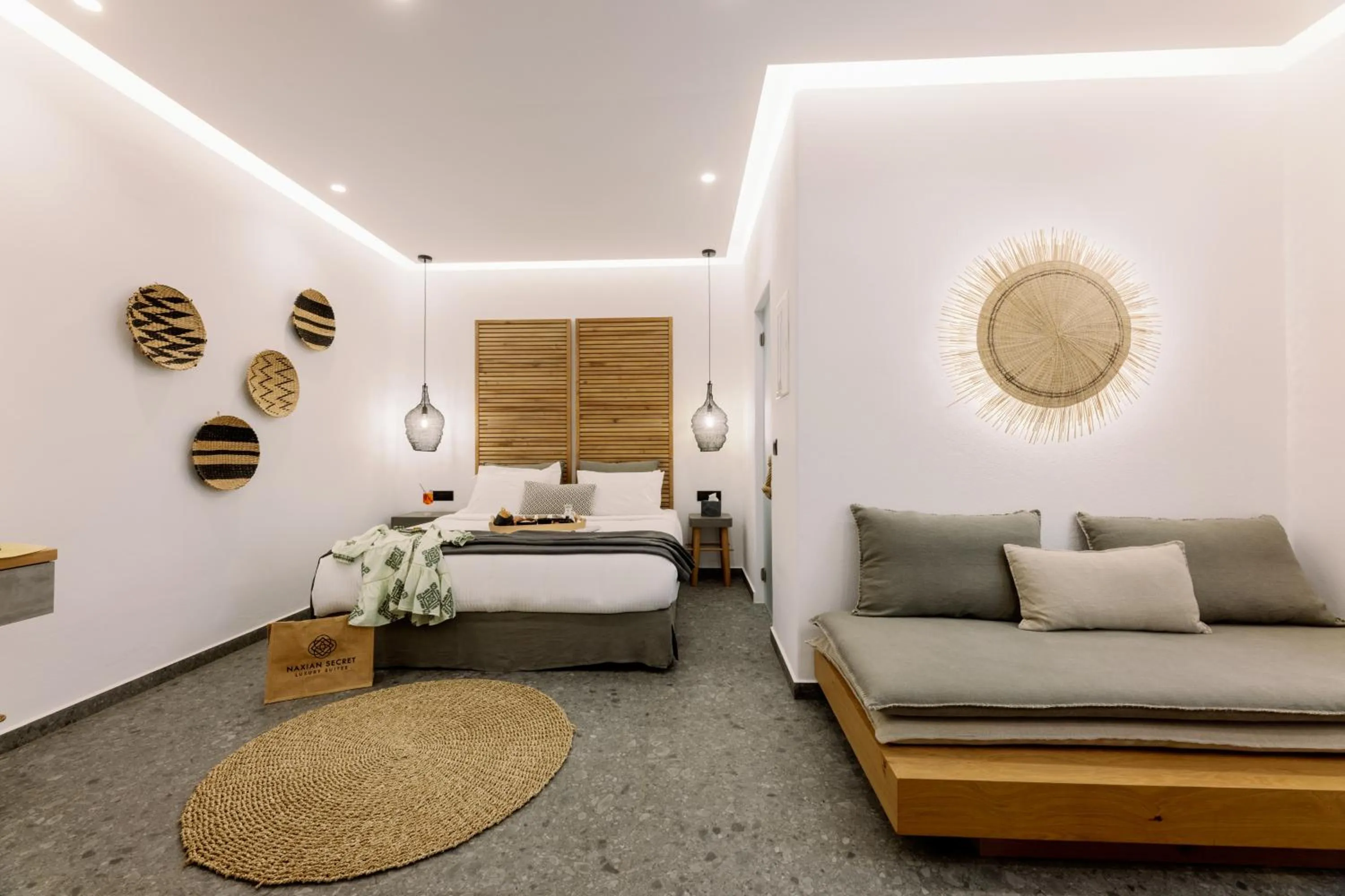 Bed in Naxian Secret