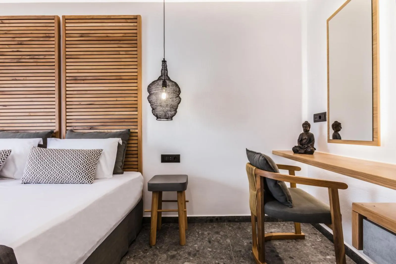 Bed in Naxian Secret