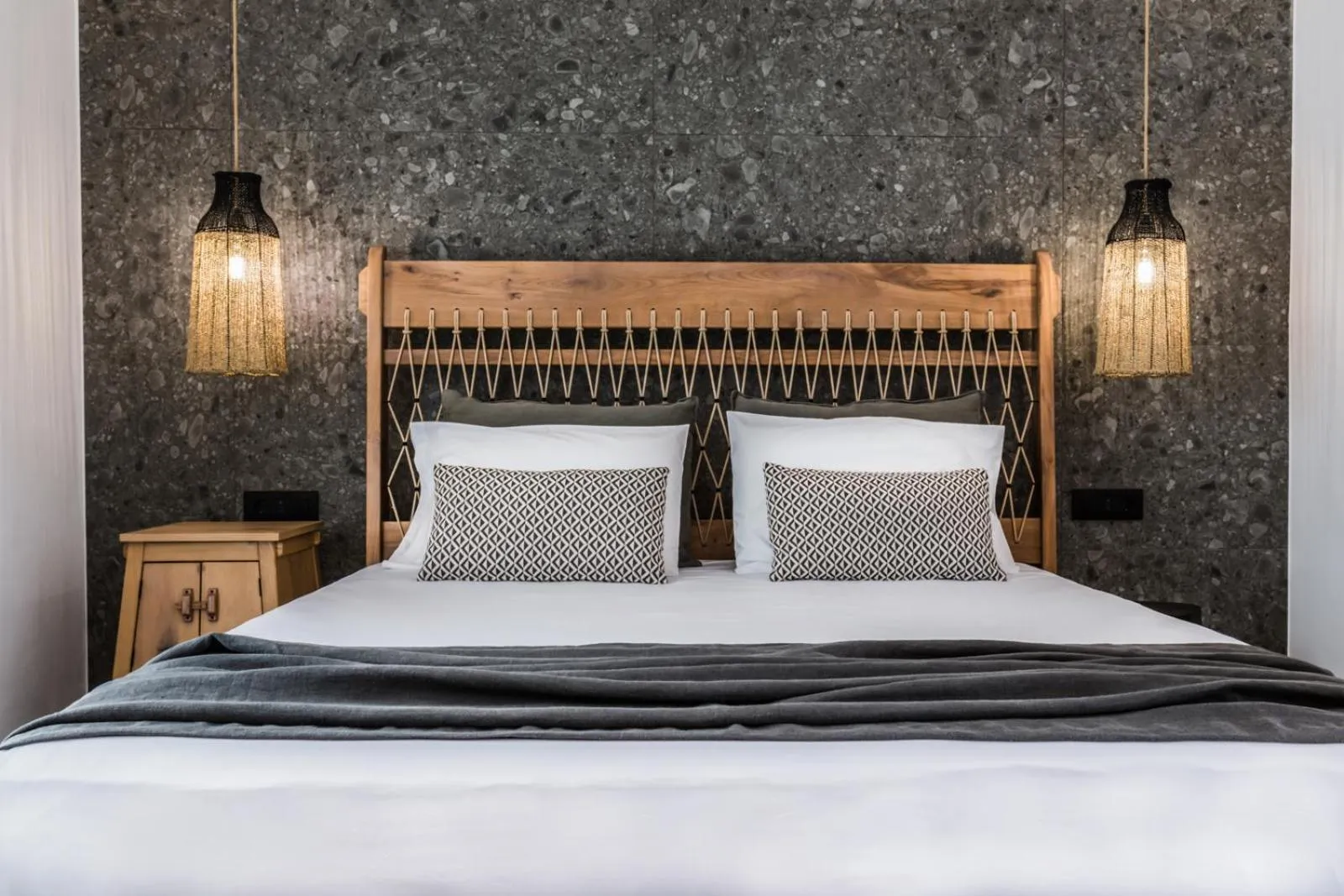 Bed in Naxian Secret