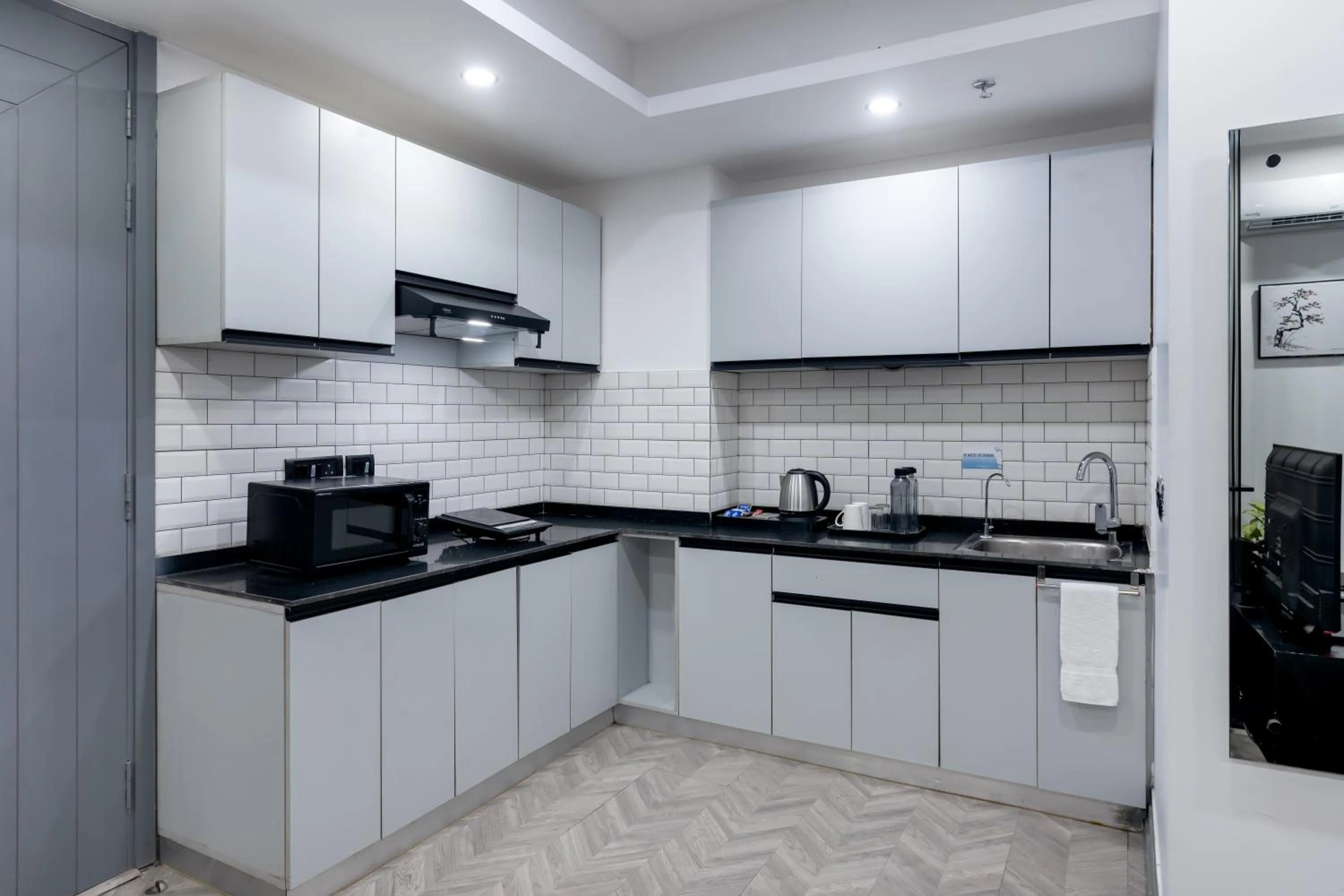 Coffee/tea facilities in BedChambers Serviced Apartments, MG ROAD