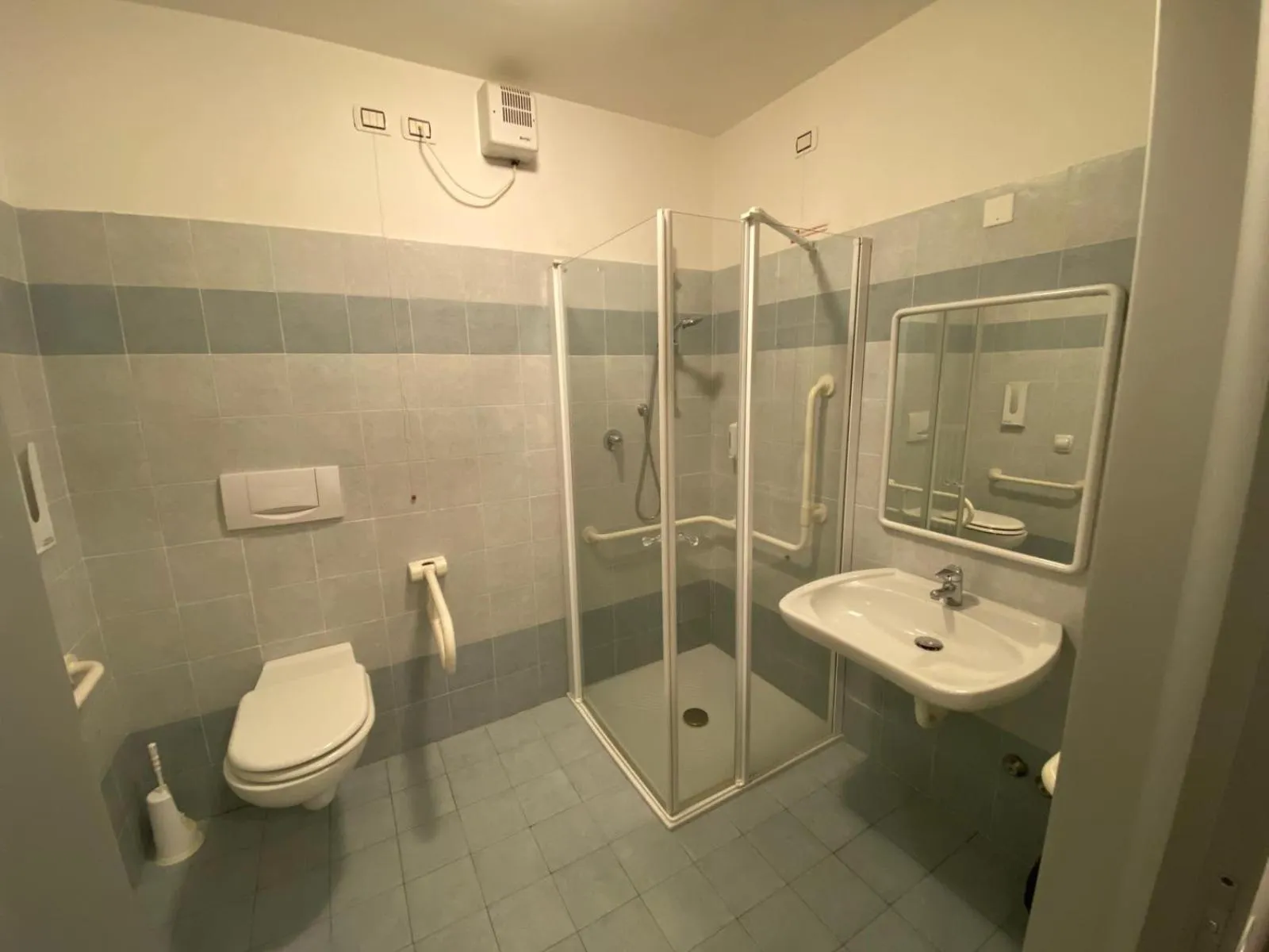 Bathroom in Ostello Città di Rovereto