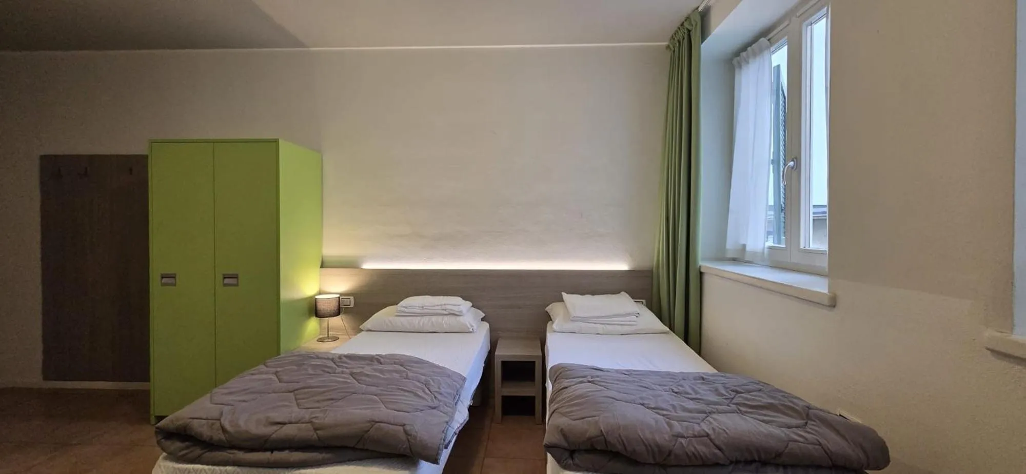 View (from property/room), Bed in Ostello Città di Rovereto