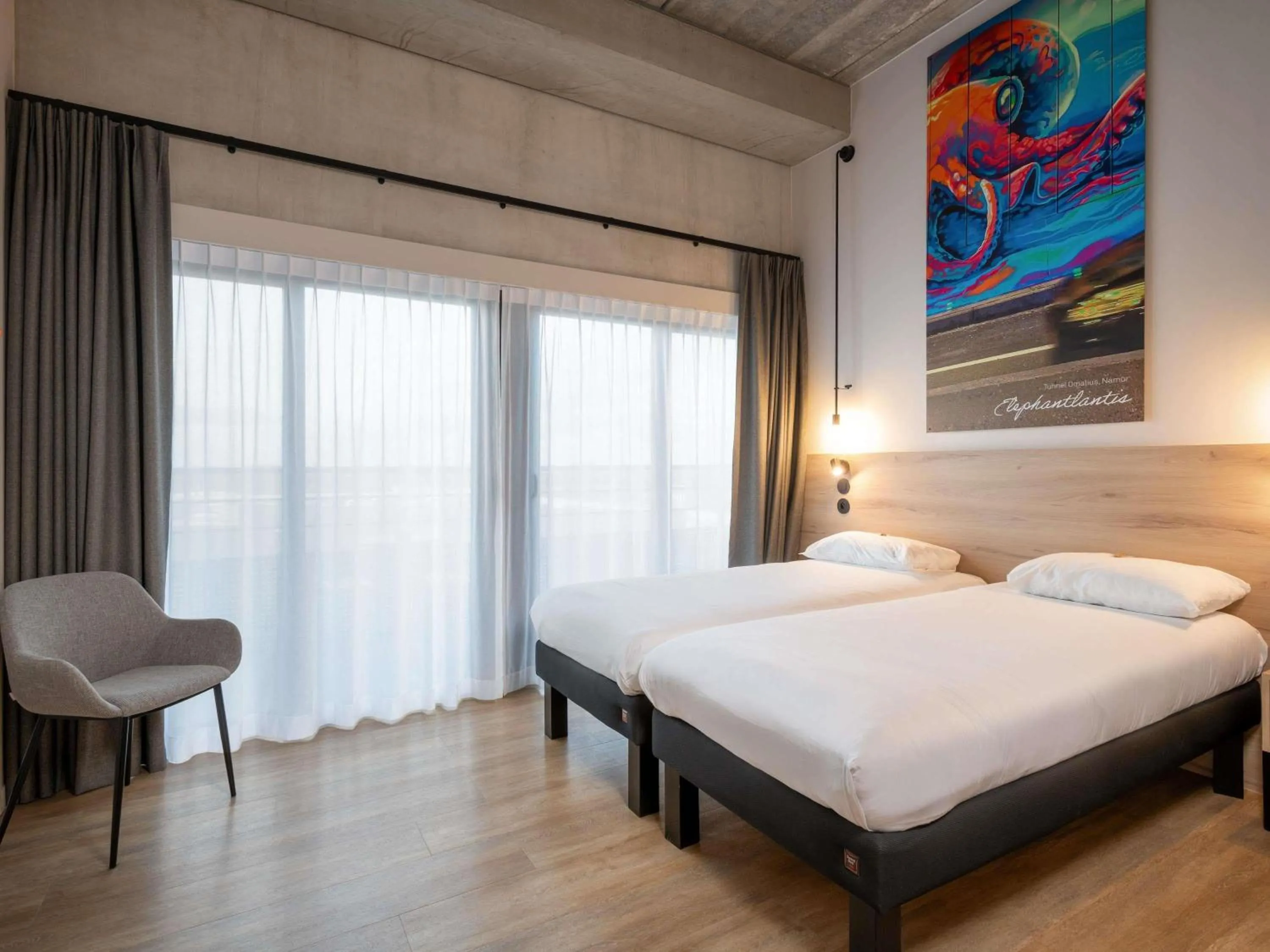 Bedroom, Bed in ibis Styles Namur