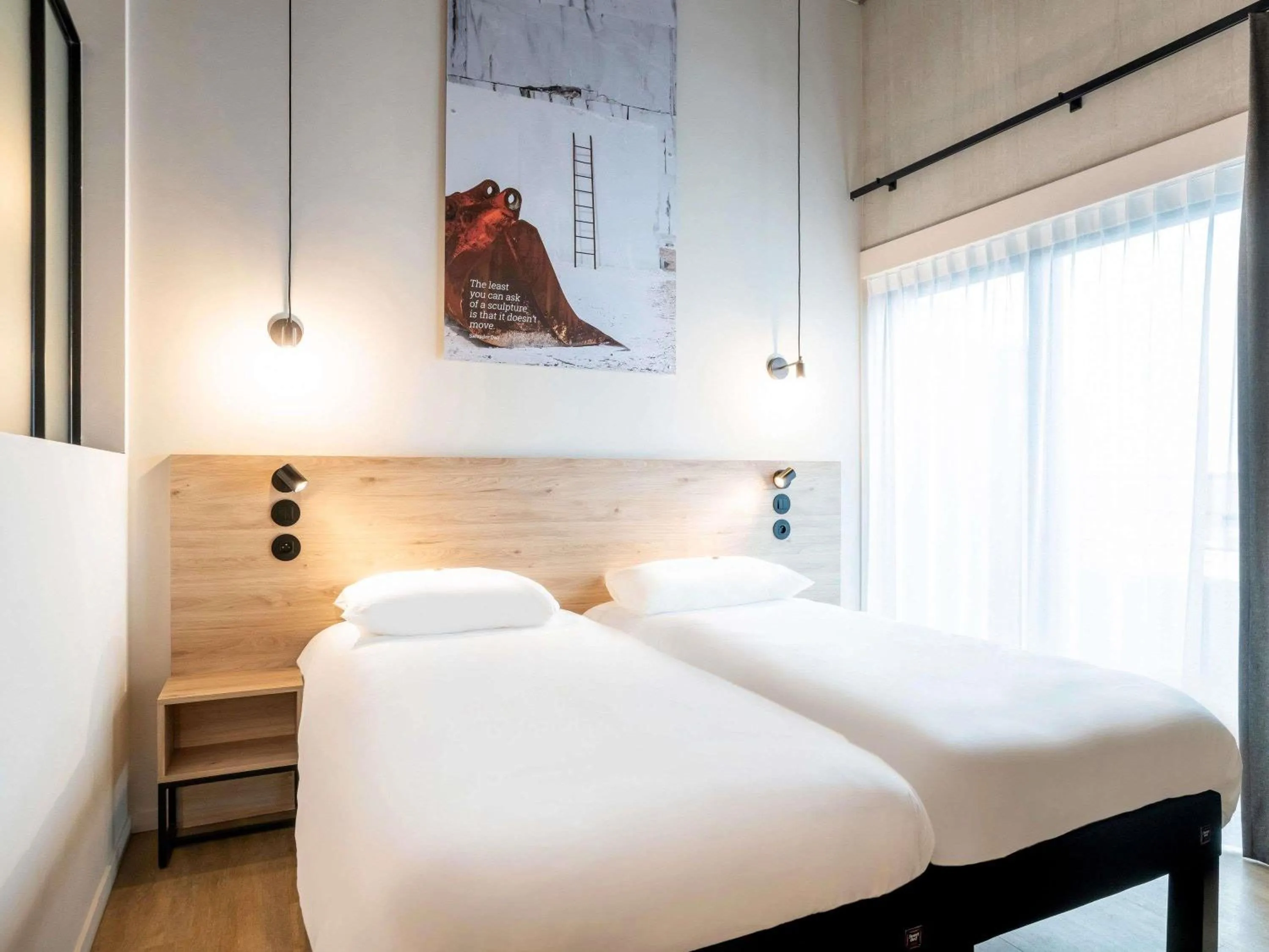 Bedroom, Bed in ibis Styles Namur