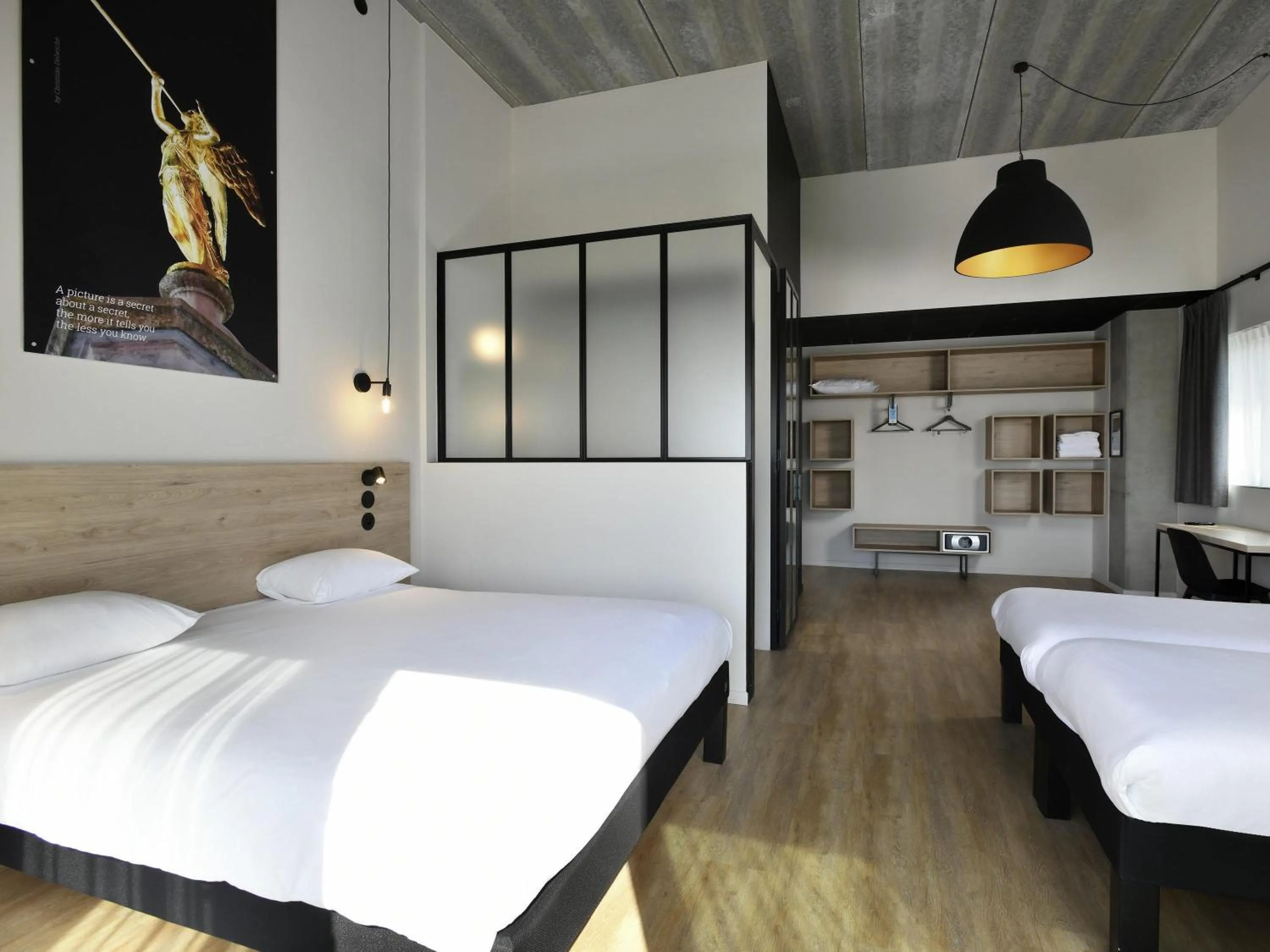 Bedroom, Bed in ibis Styles Namur