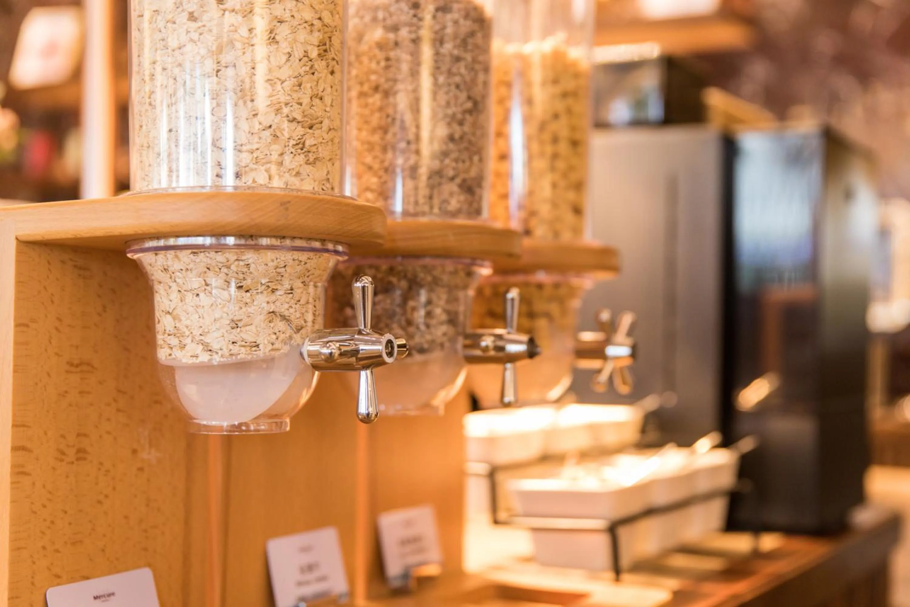 Restaurant/places to eat in Mercure Xian City Centre