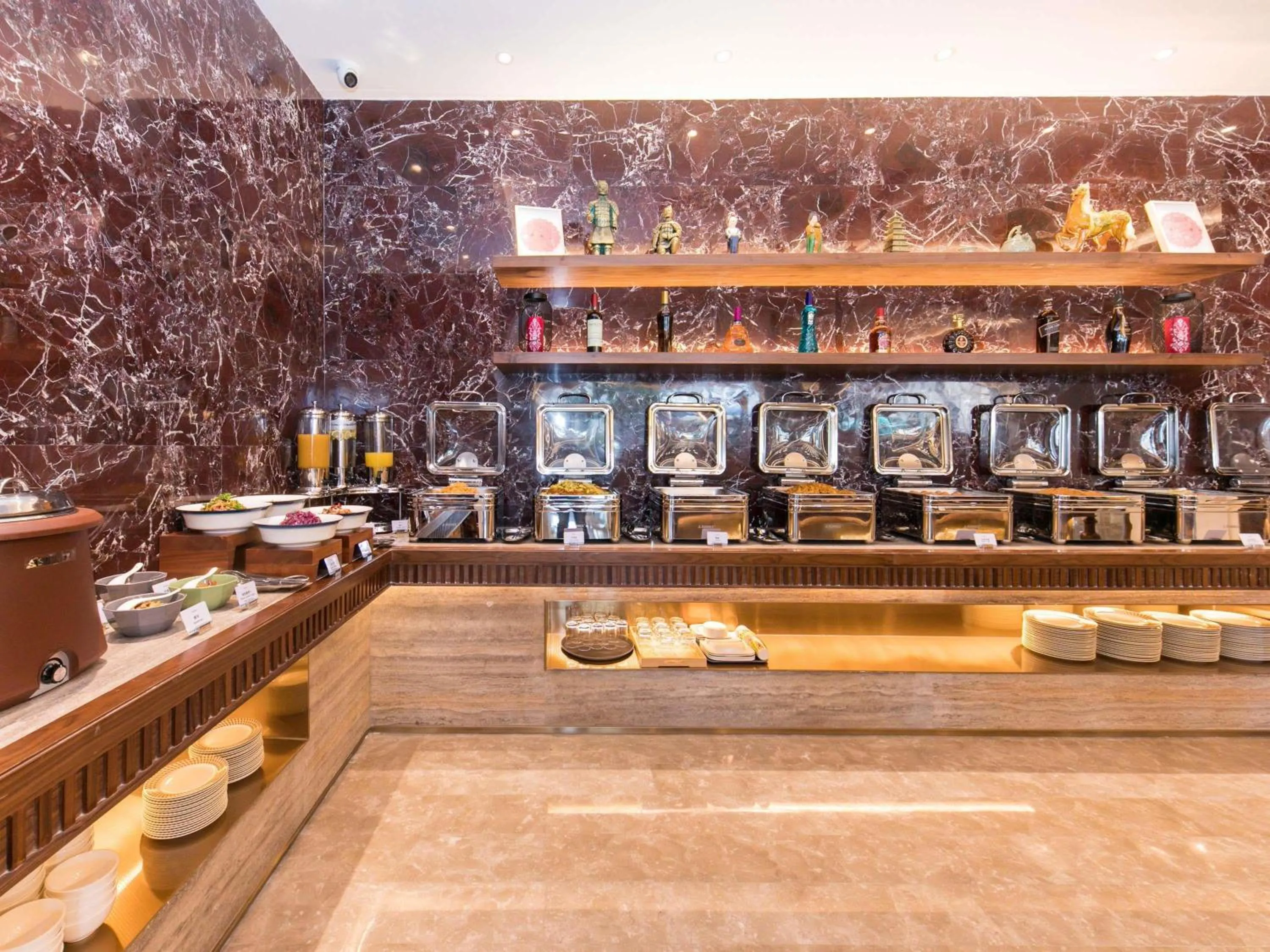 Restaurant/places to eat in Mercure Xian City Centre