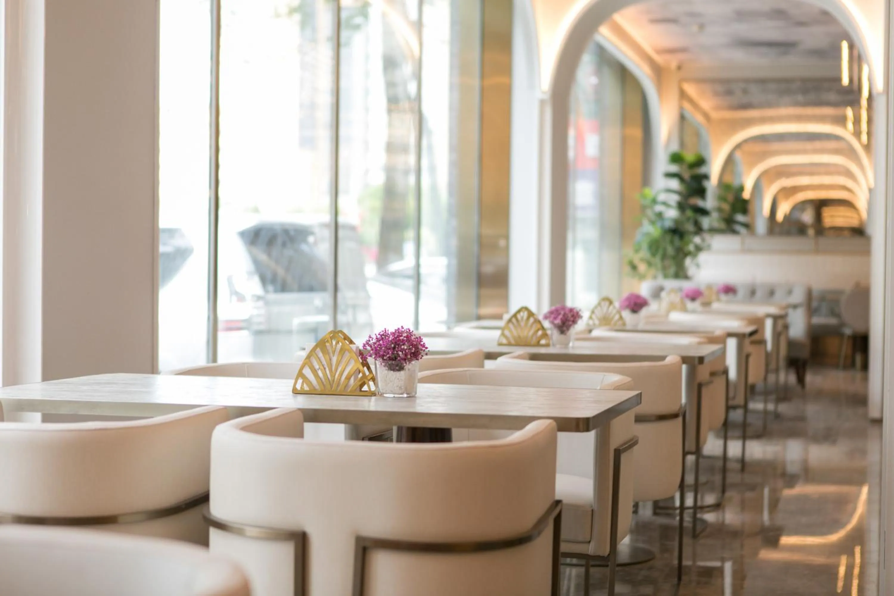 Restaurant/places to eat in Mercure Xian City Centre