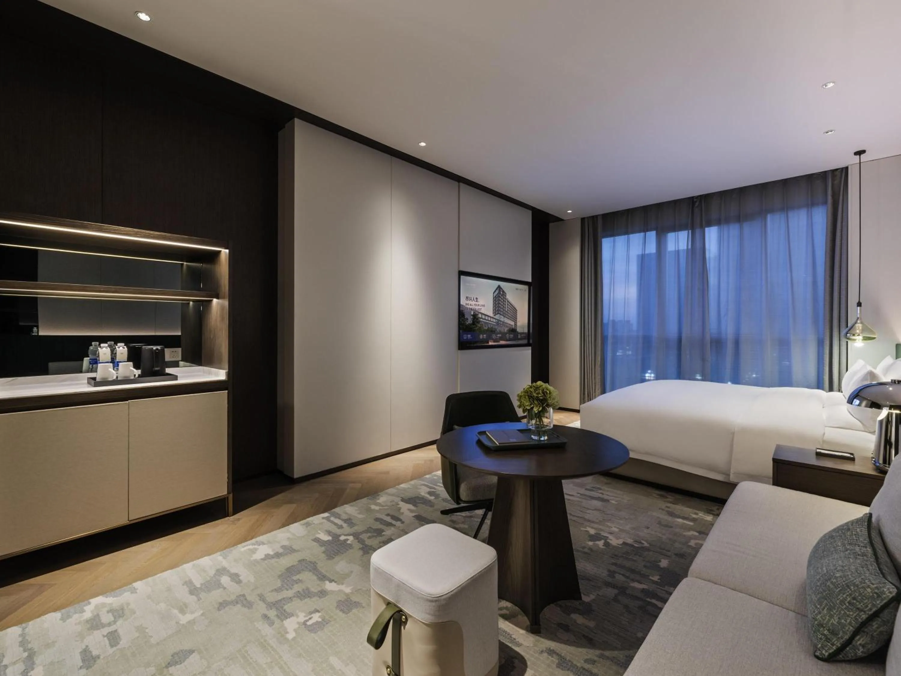 Bedroom, Bed in Novotel Xian Xixian