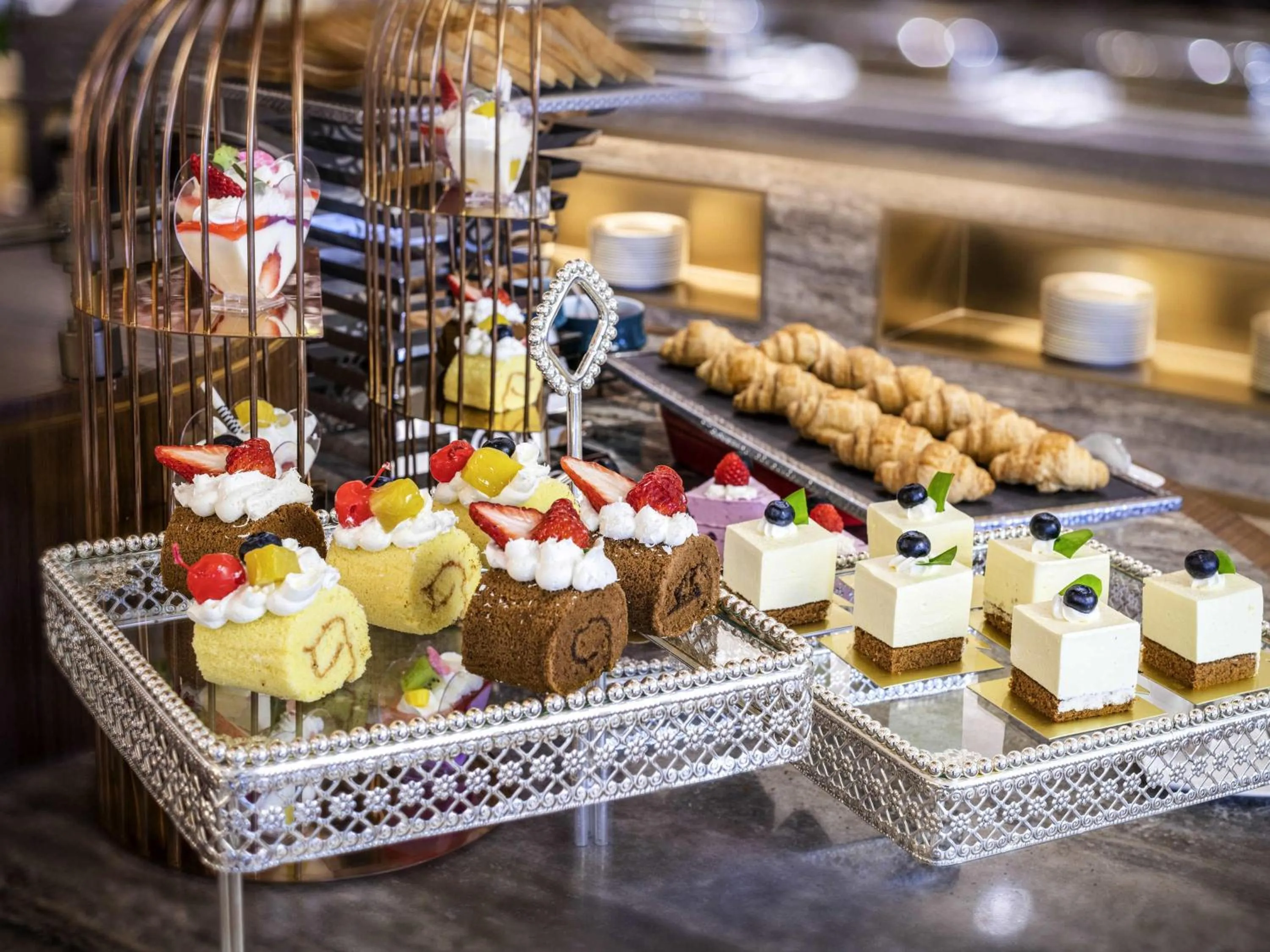 Restaurant/places to eat in Mercure Yan'an Downtown