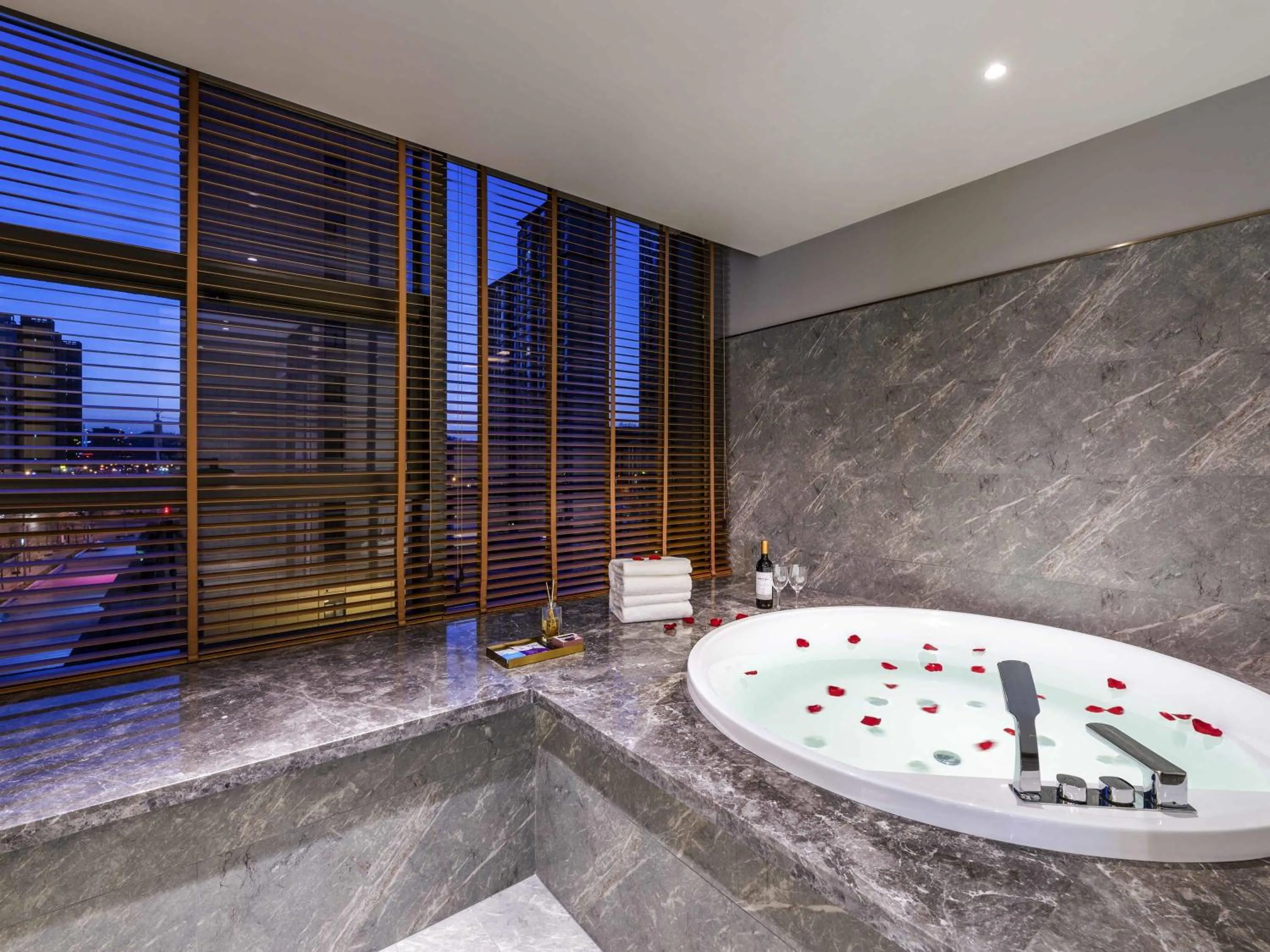 Bedroom in Mercure Yan'an Downtown