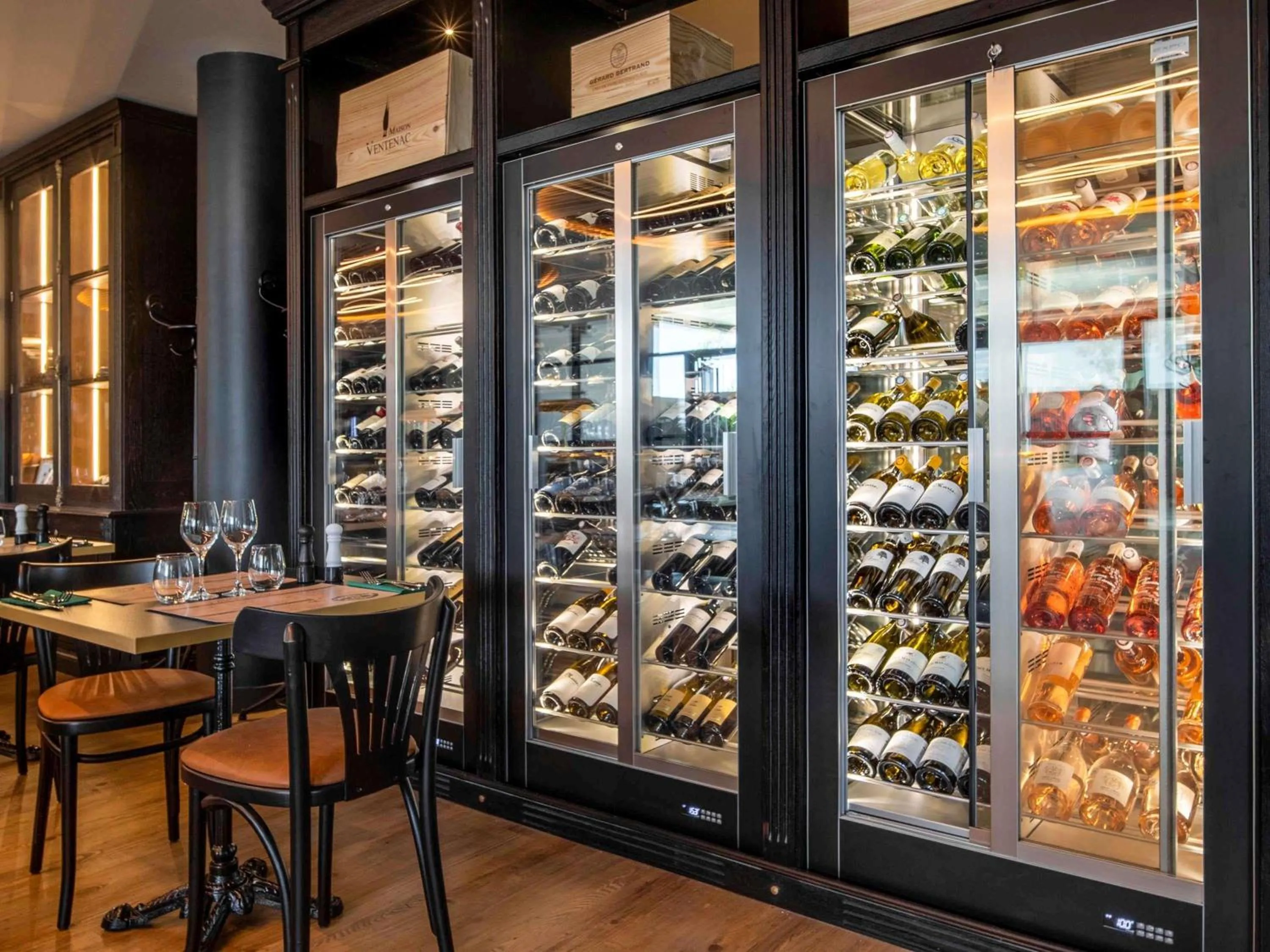 Lounge or bar in ibis Styles Castelnaudary